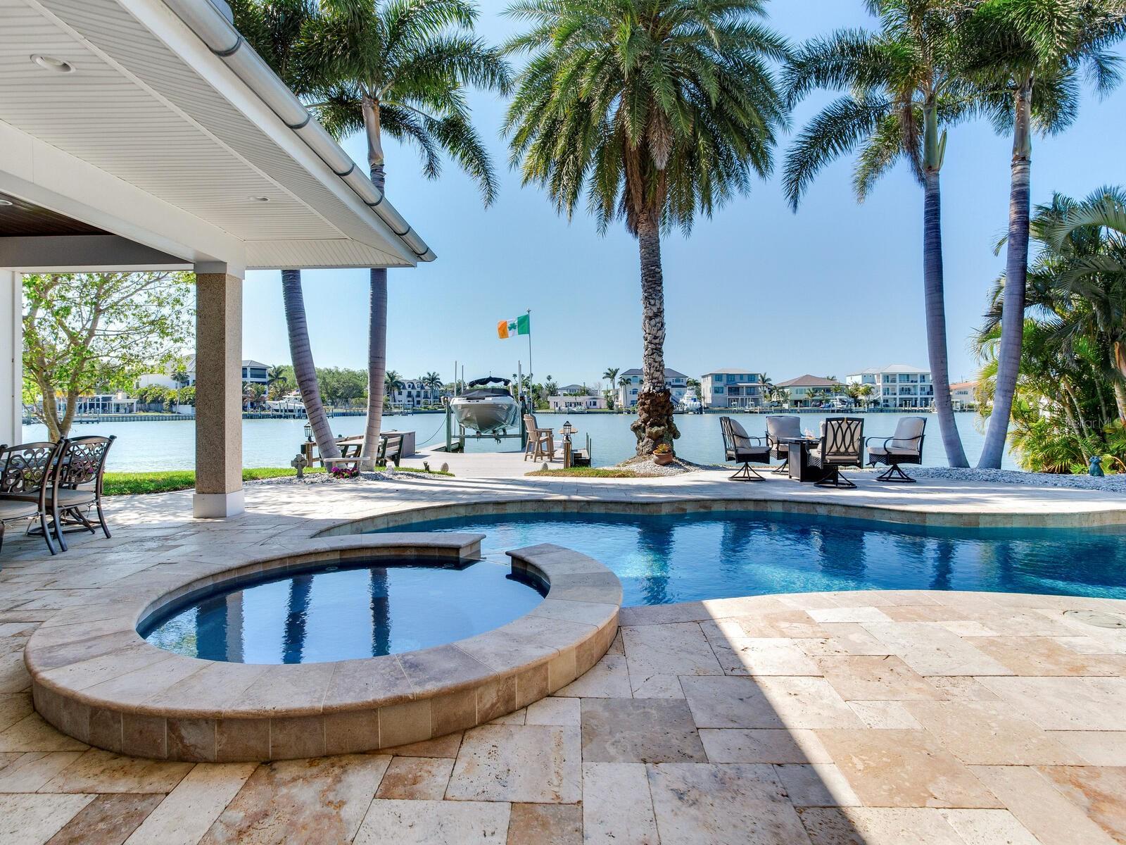 31 N PINE CIR, BELLEAIR, FL, 33756