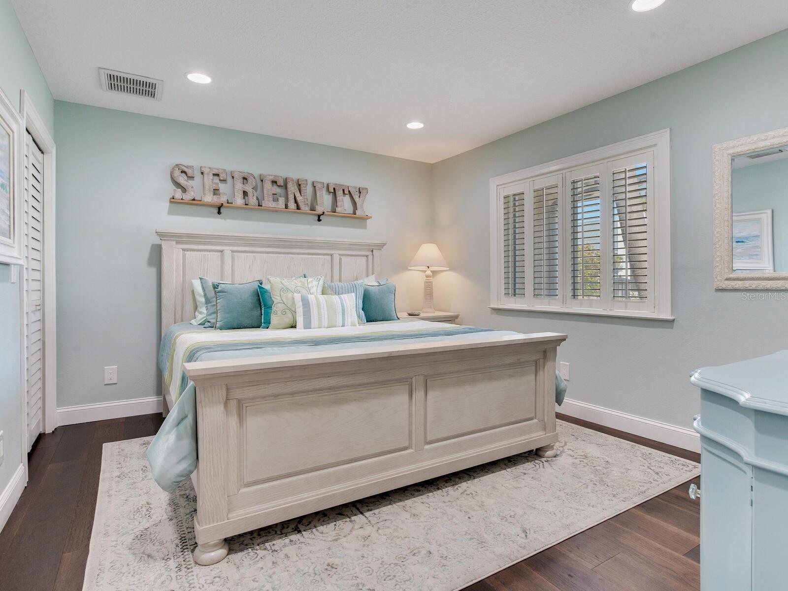 31 N PINE CIR, BELLEAIR, FL, 33756