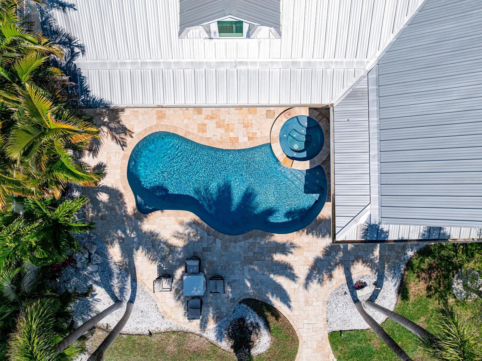 31 N PINE CIR, BELLEAIR, FL, 33756