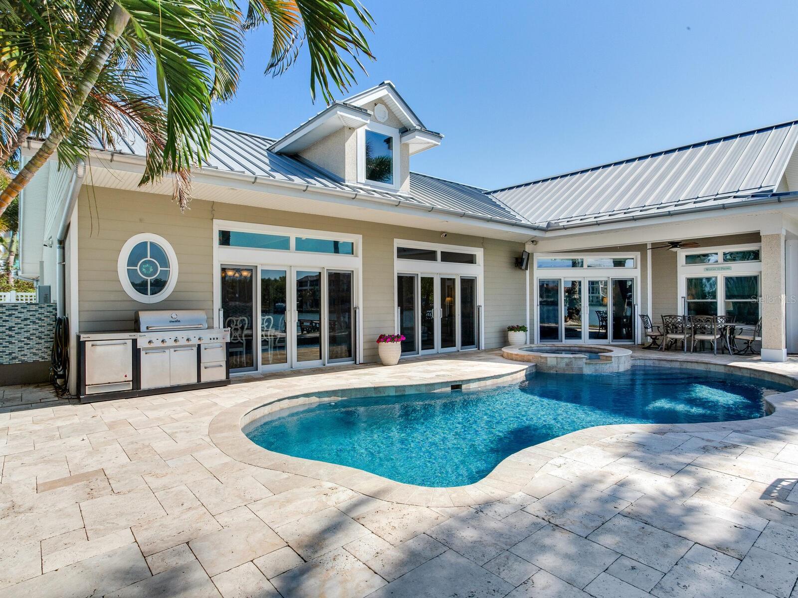 31 N PINE CIR, BELLEAIR, FL, 33756