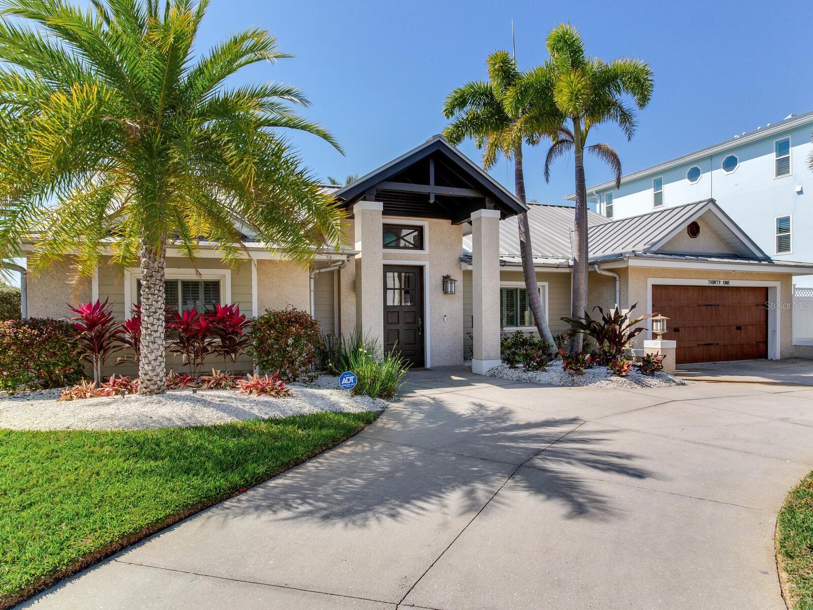 31 N PINE CIR, BELLEAIR, FL, 33756