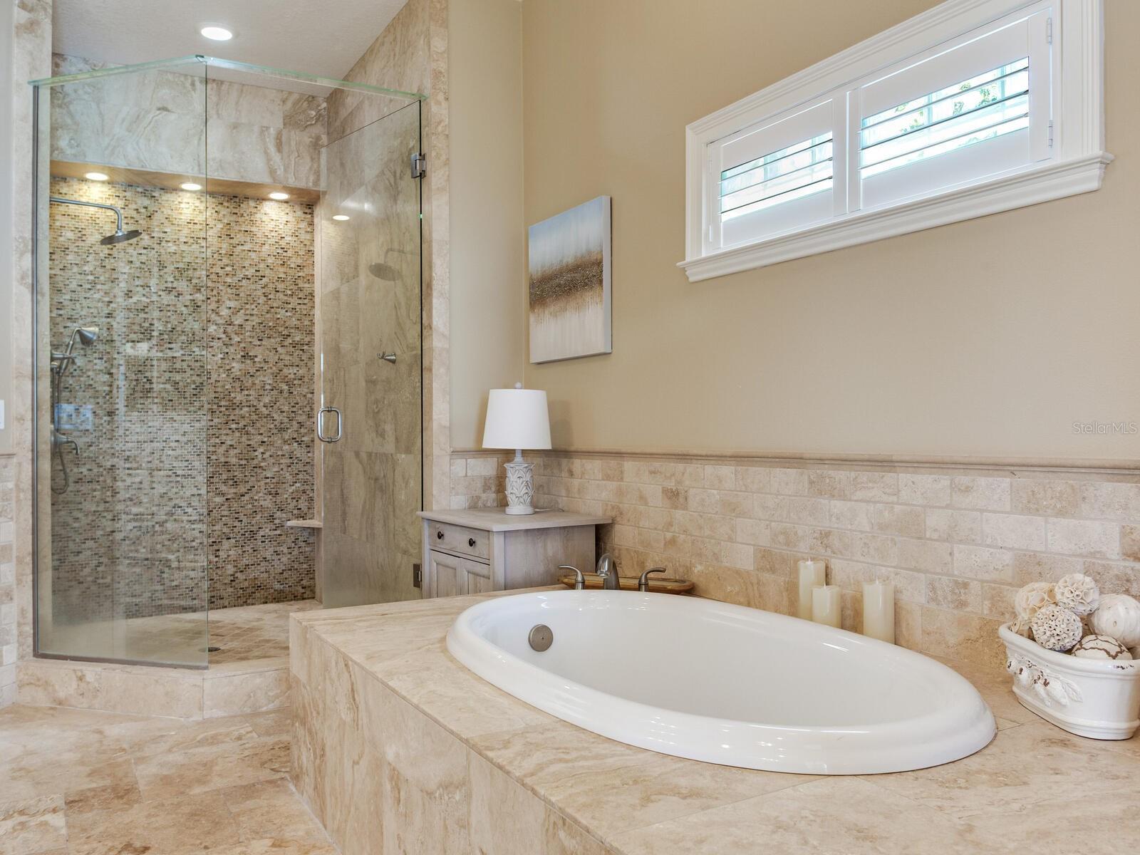 31 N PINE CIR, BELLEAIR, FL, 33756
