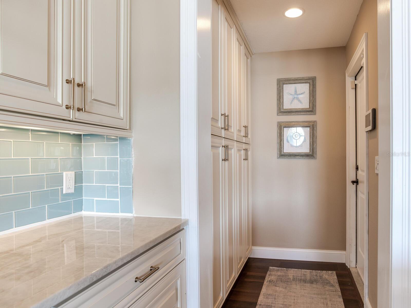31 N PINE CIR, BELLEAIR, FL, 33756