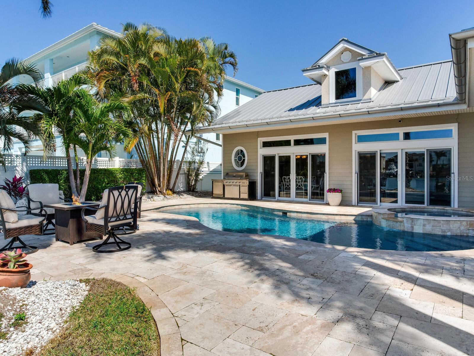 31 N PINE CIR, BELLEAIR, FL, 33756