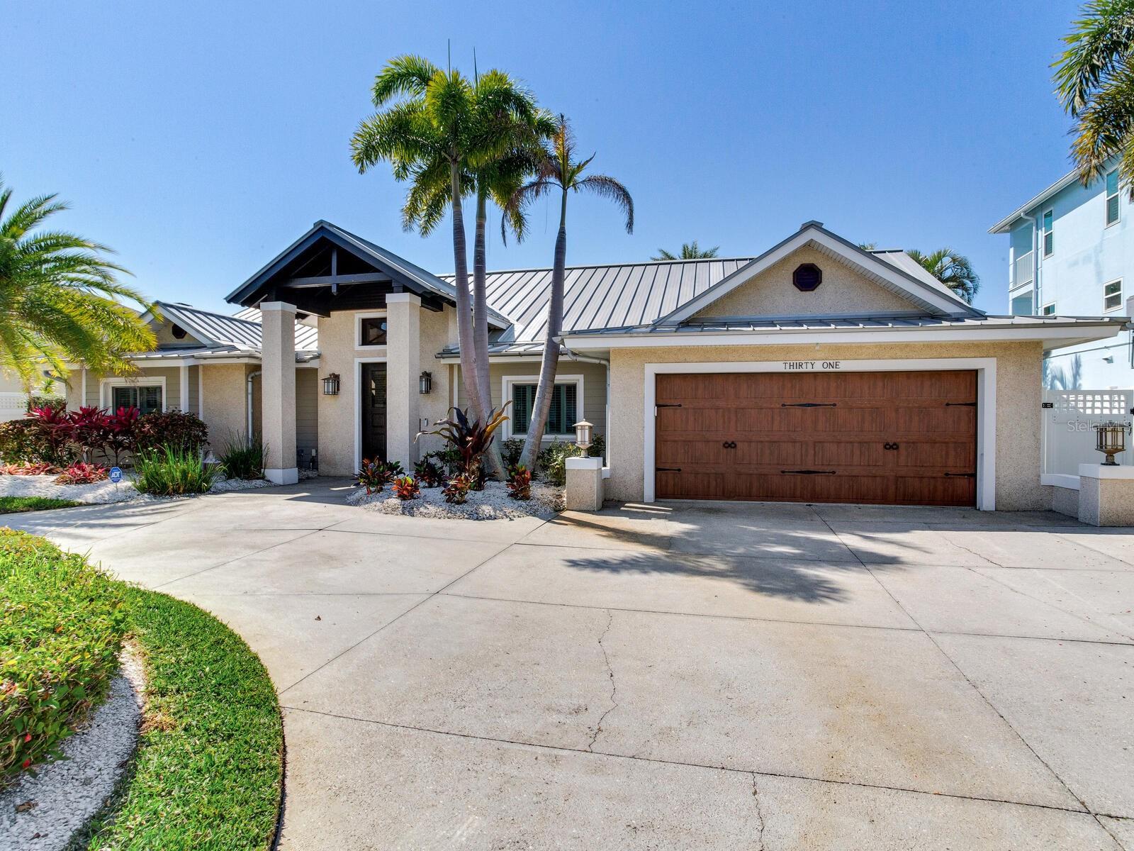 31 N PINE CIR, BELLEAIR, FL, 33756
