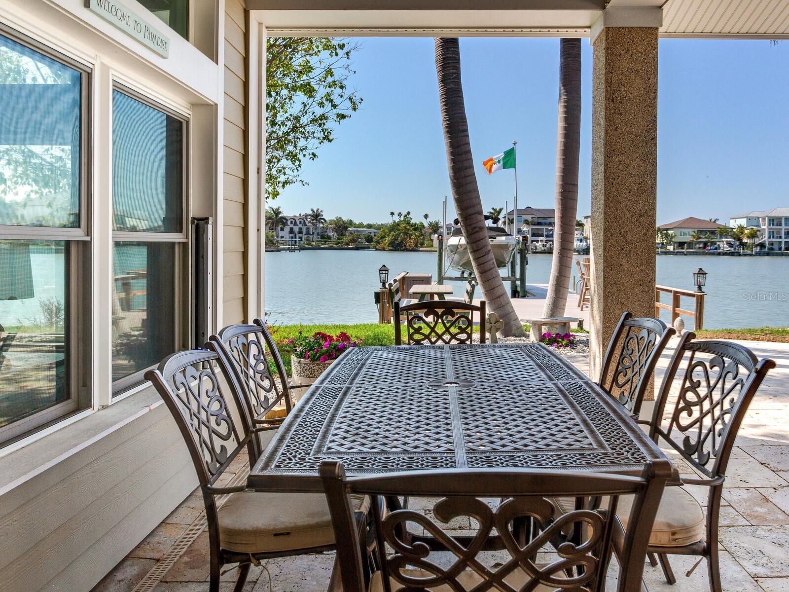 31 N PINE CIR, BELLEAIR, FL, 33756