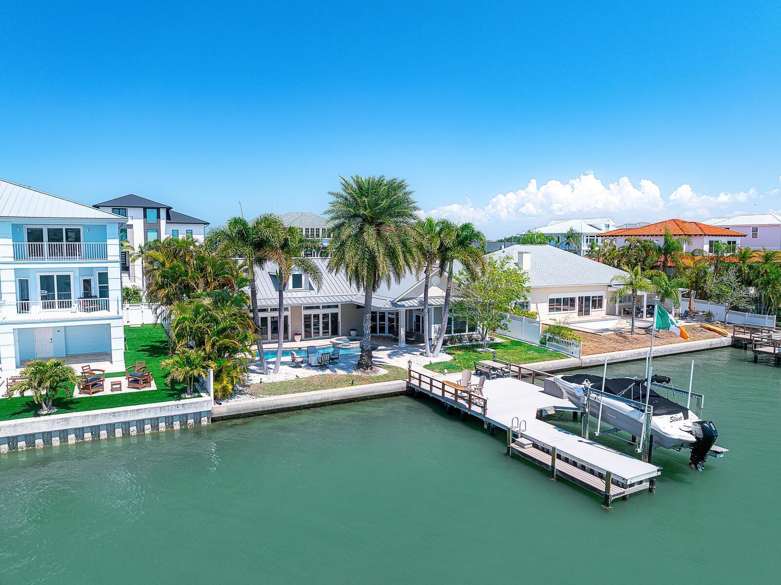 31 N PINE CIR, BELLEAIR, FL, 33756