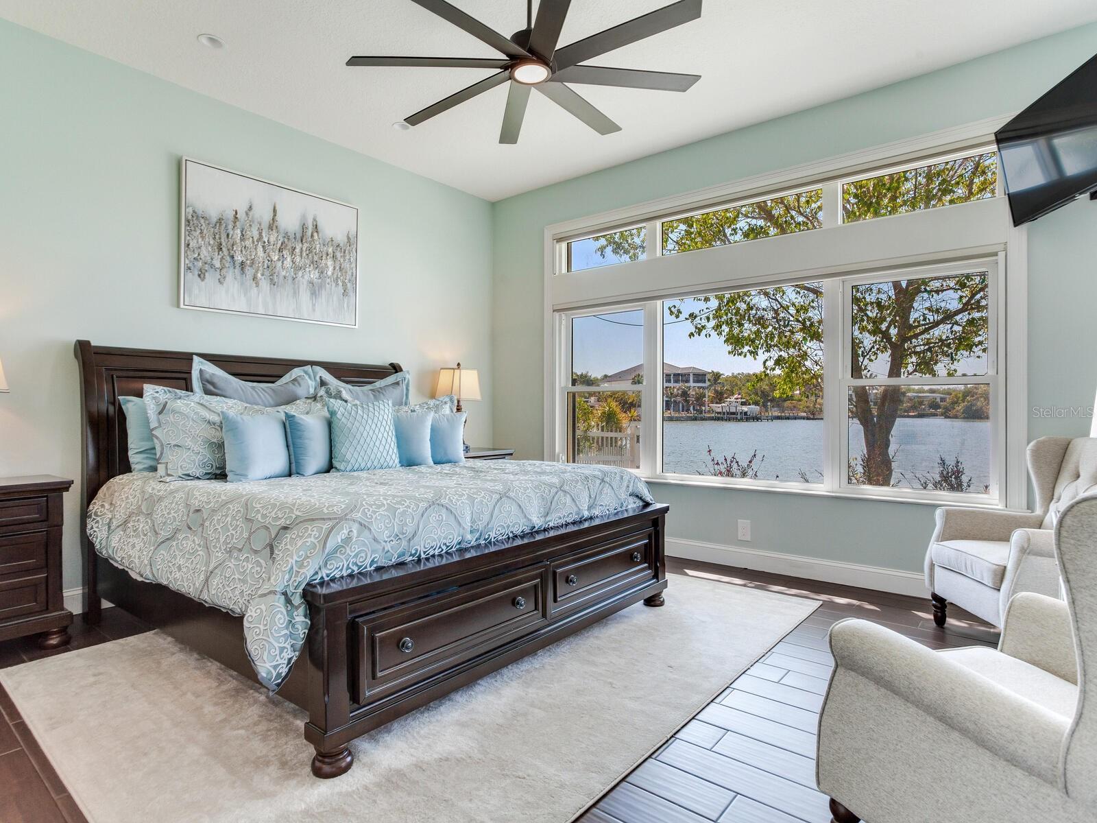 31 N PINE CIR, BELLEAIR, FL, 33756