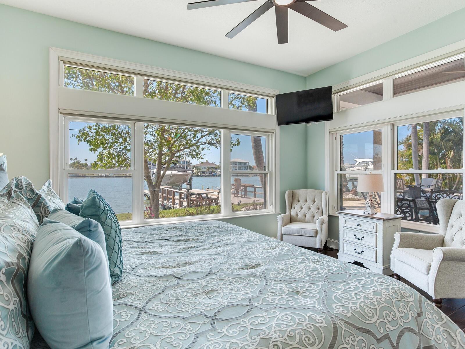 31 N PINE CIR, BELLEAIR, FL, 33756