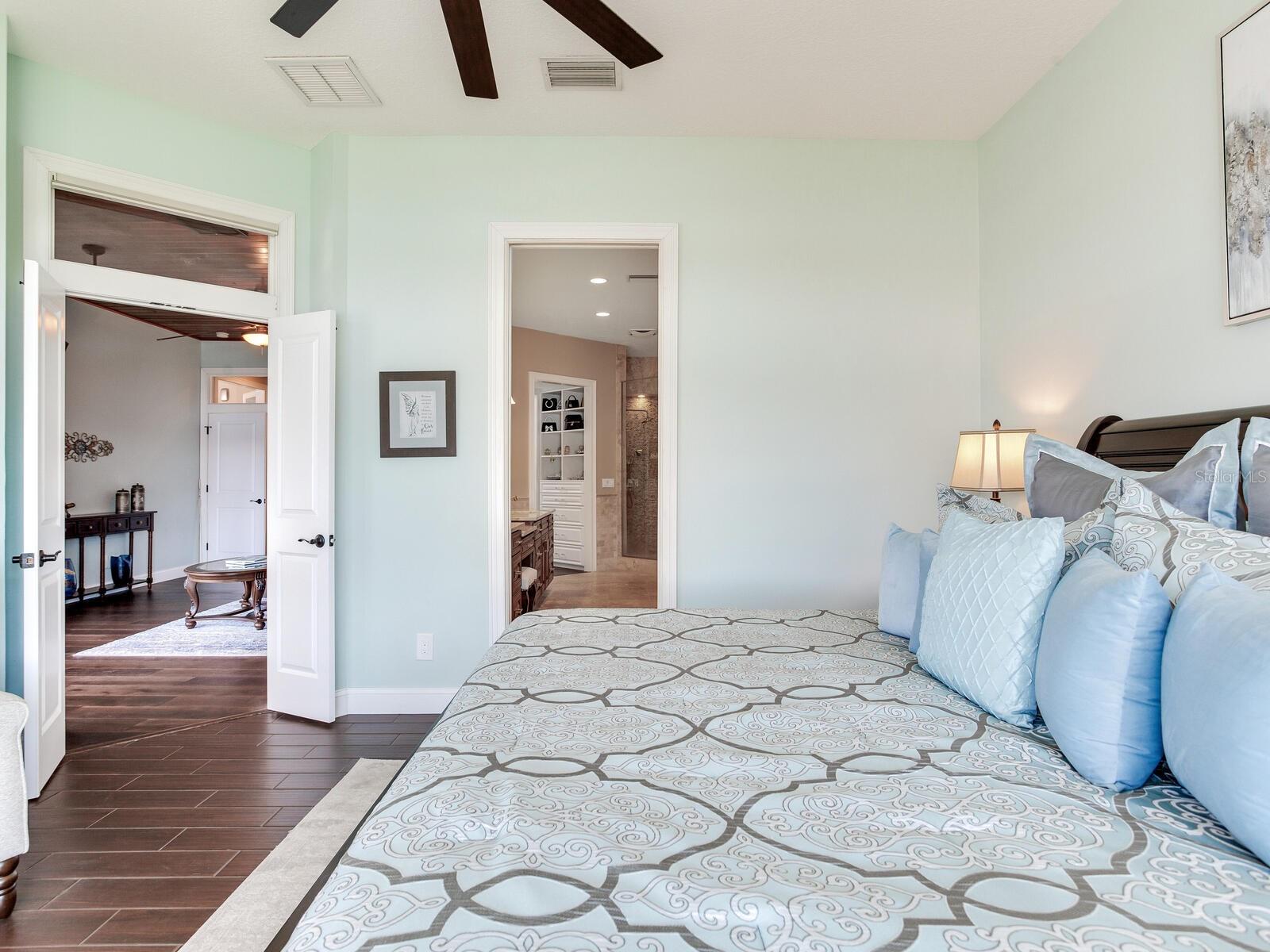 31 N PINE CIR, BELLEAIR, FL, 33756
