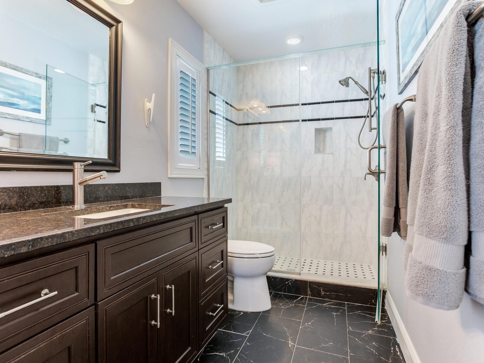 31 N PINE CIR, BELLEAIR, FL, 33756