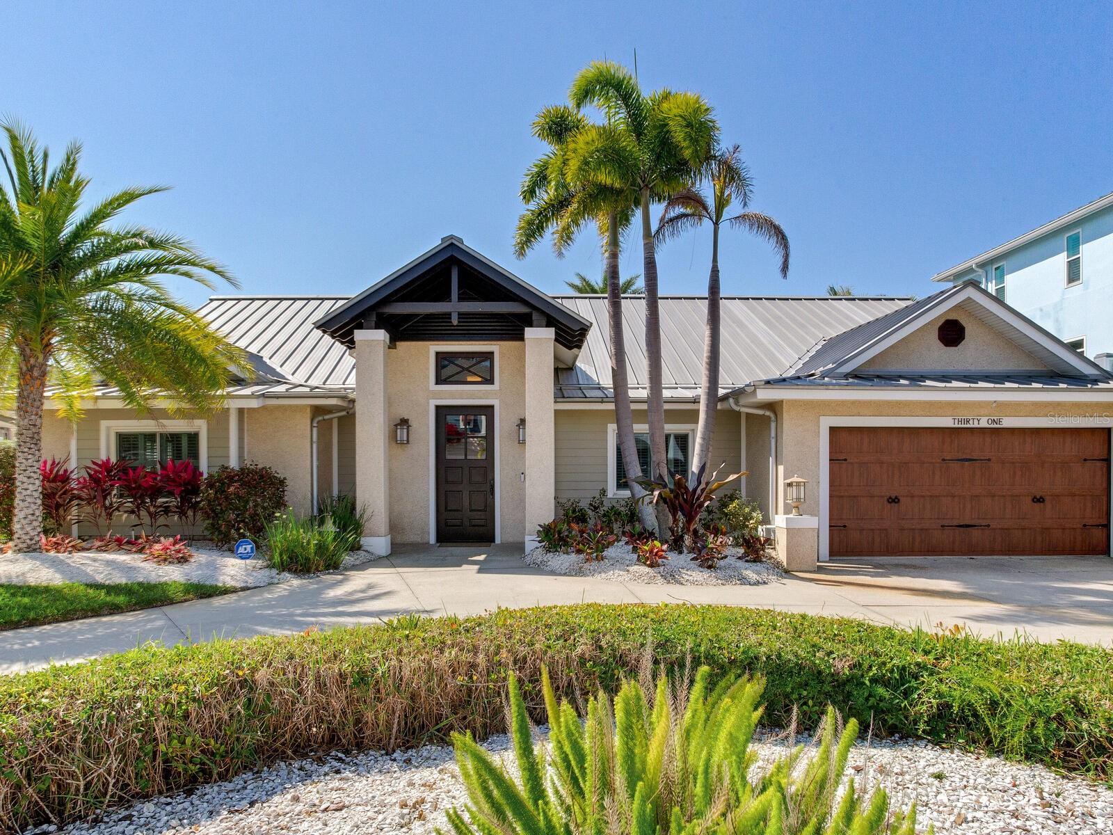 31 N PINE CIR, BELLEAIR, FL, 33756