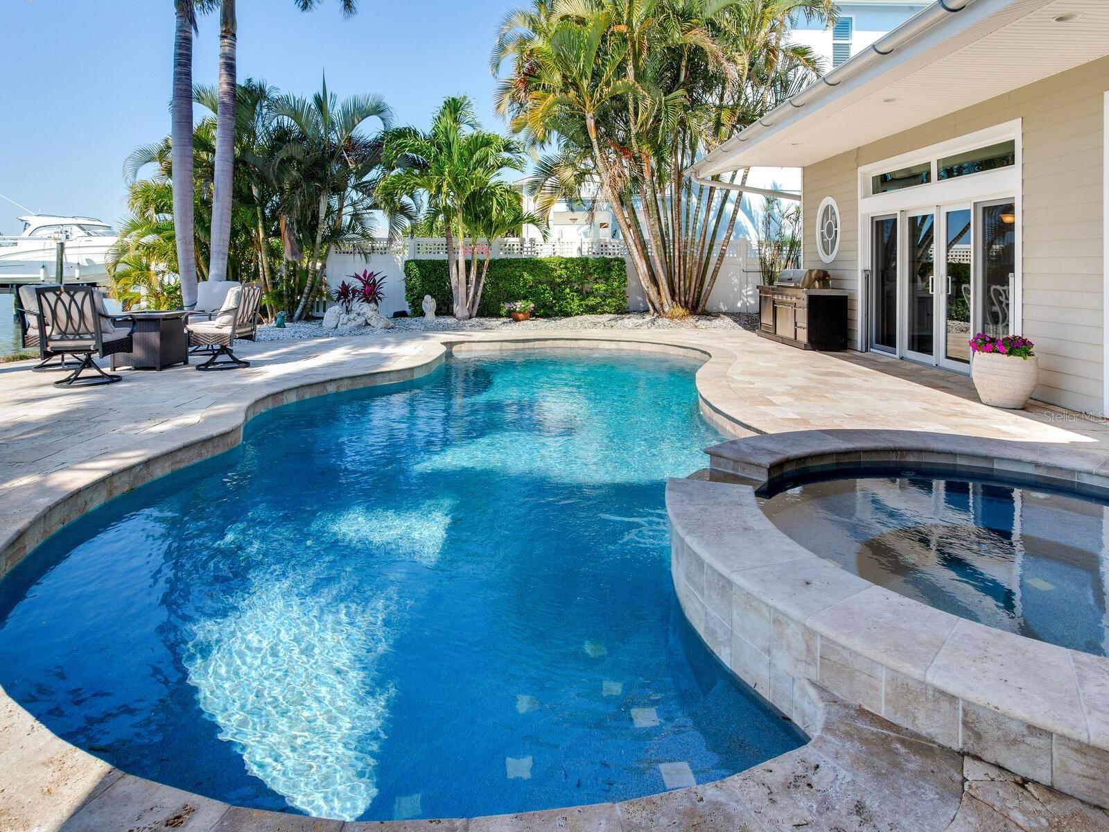 31 N PINE CIR, BELLEAIR, FL, 33756