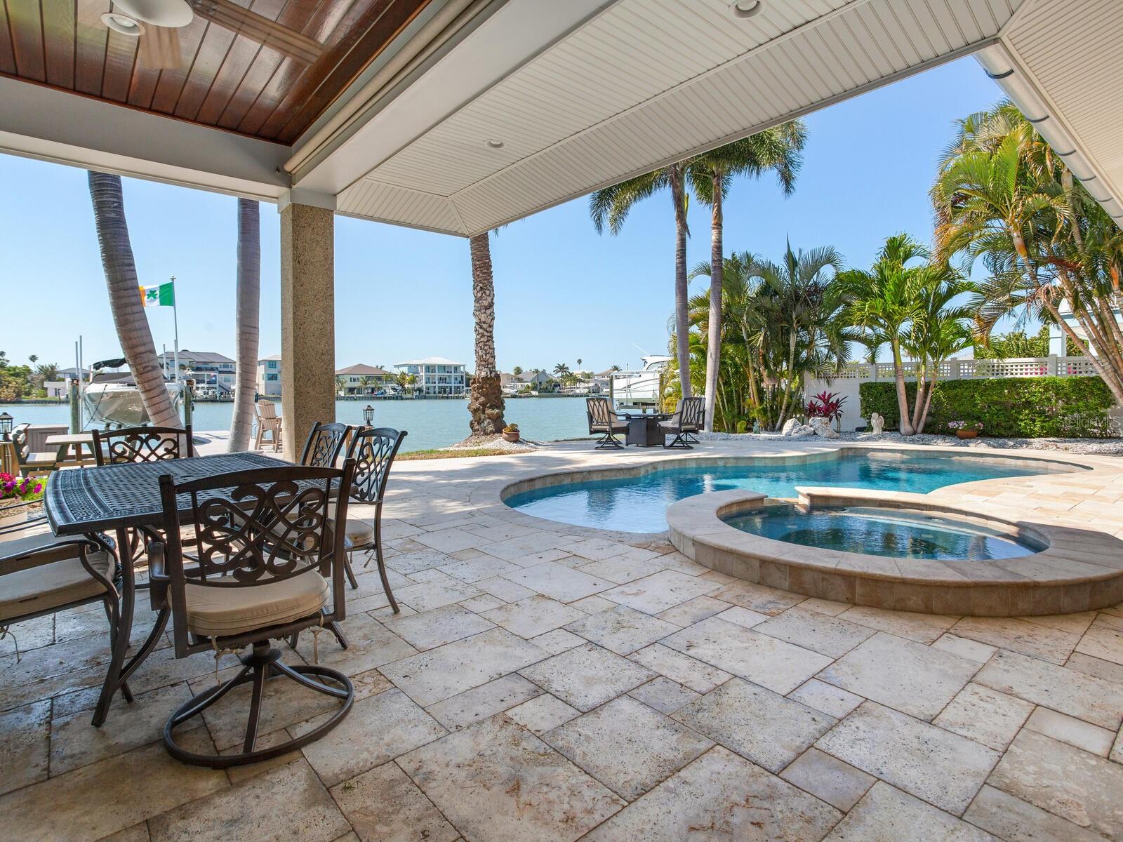 31 N PINE CIR, BELLEAIR, FL, 33756