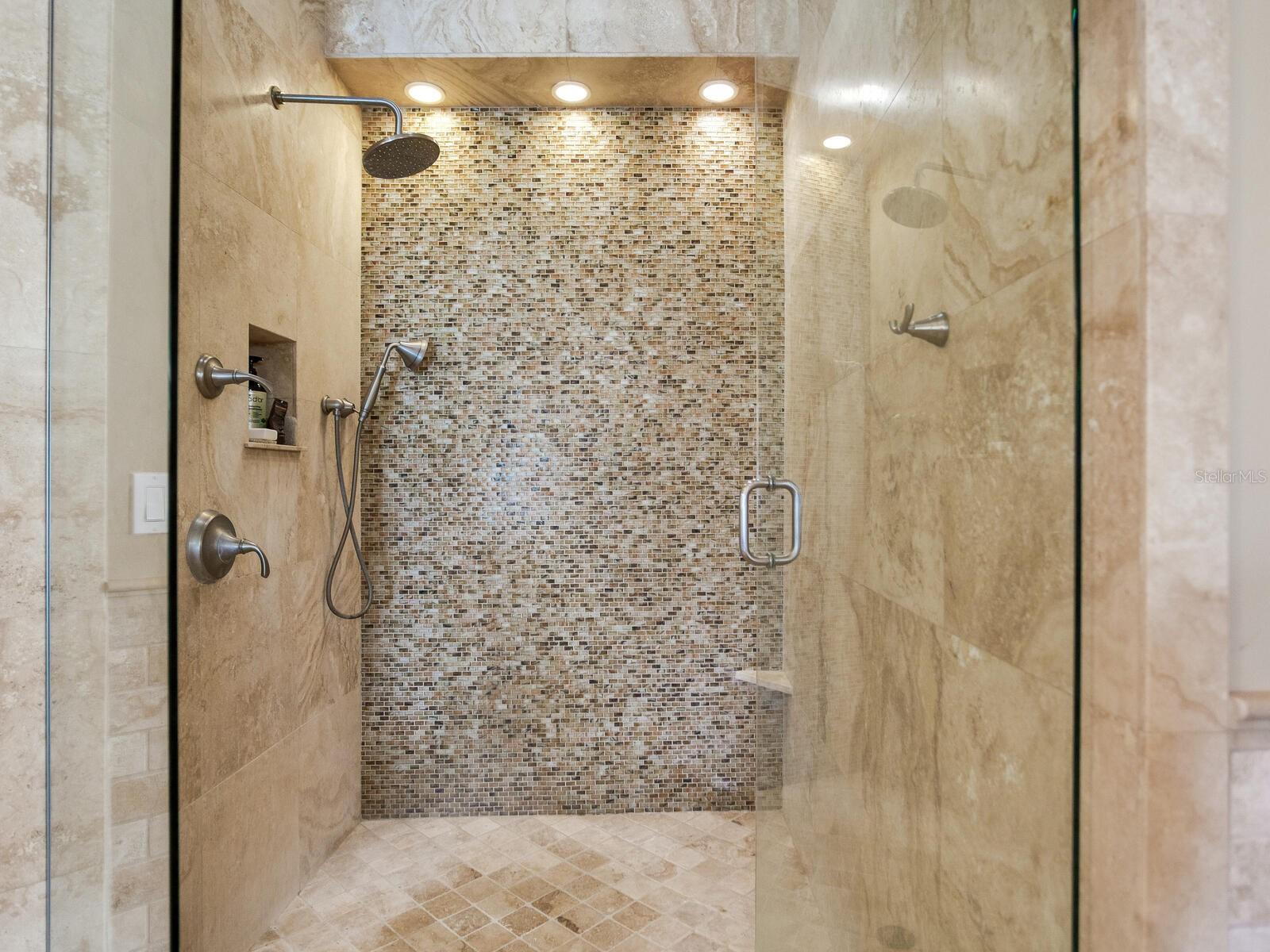 31 N PINE CIR, BELLEAIR, FL, 33756