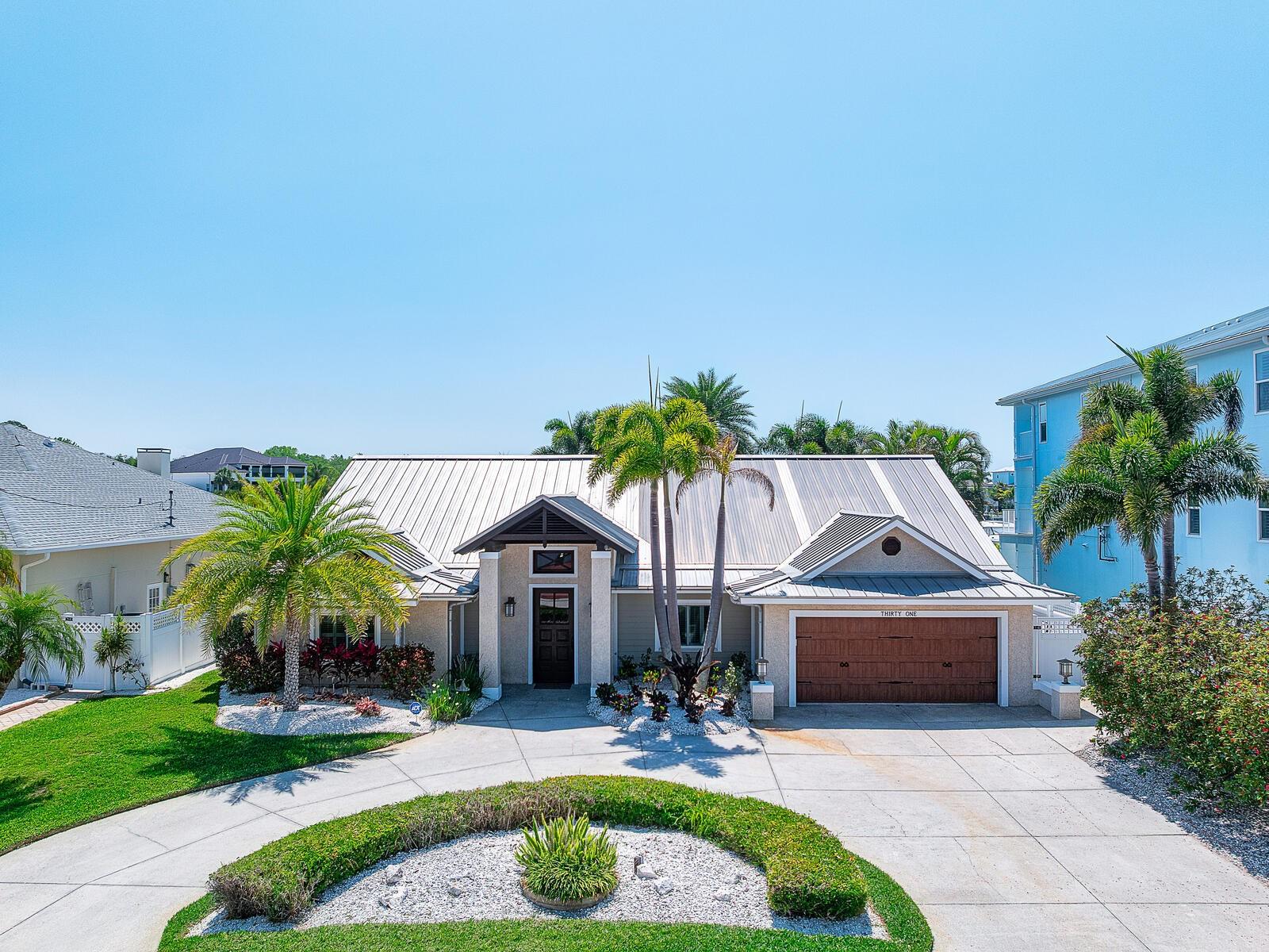 31 N PINE CIR, BELLEAIR, FL, 33756