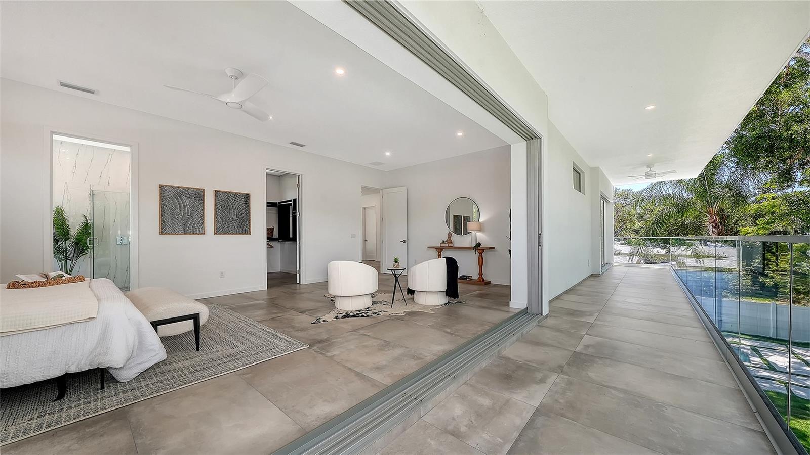 2010 HYDE PARK CIR, SARASOTA, FL, 34239