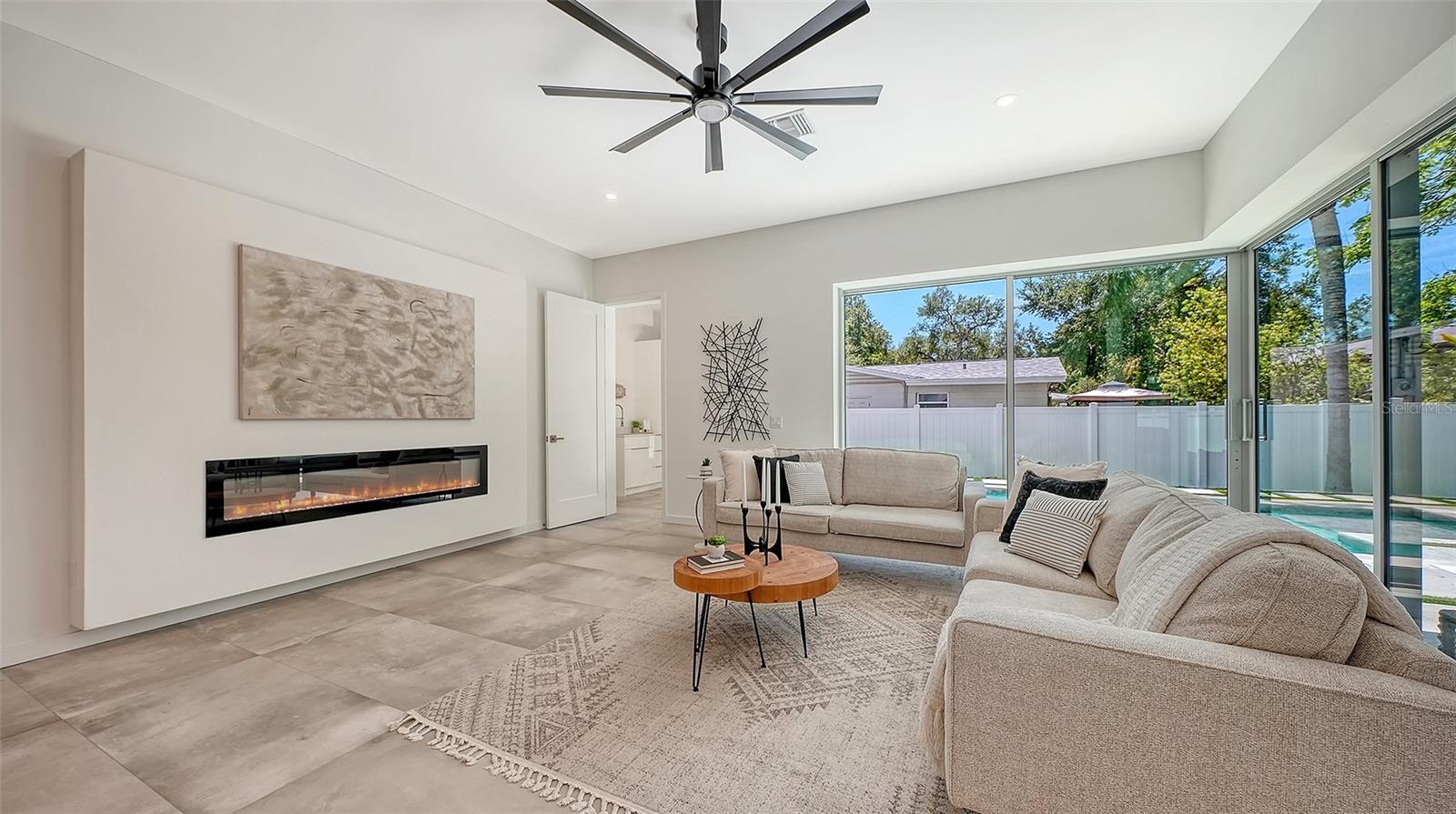 2010 HYDE PARK CIR, SARASOTA, FL, 34239