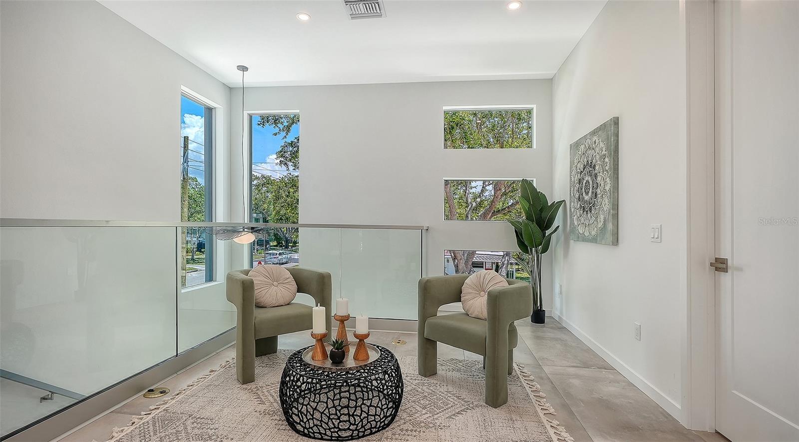 2010 HYDE PARK CIR, SARASOTA, FL, 34239
