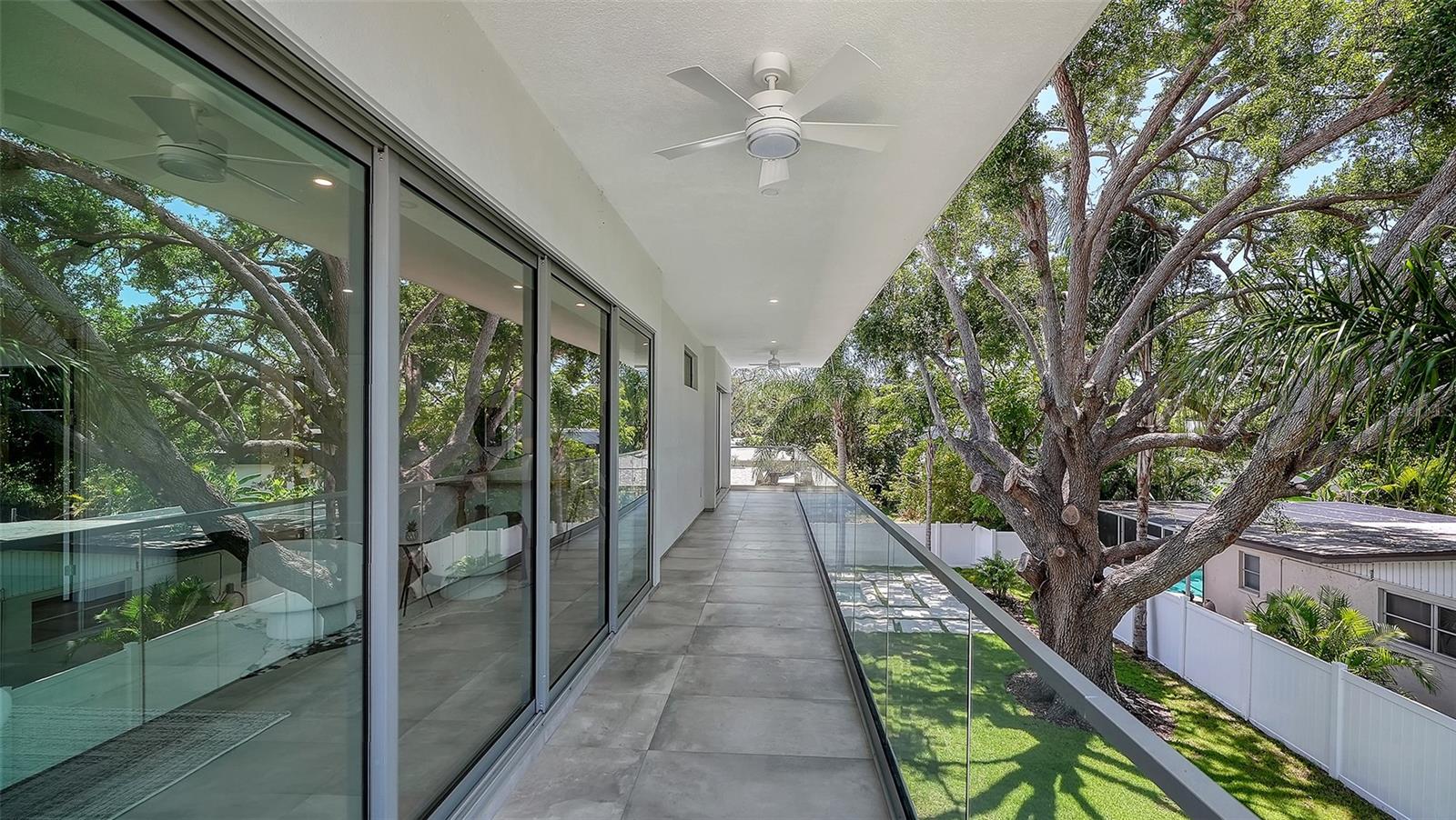 2010 HYDE PARK CIR, SARASOTA, FL, 34239