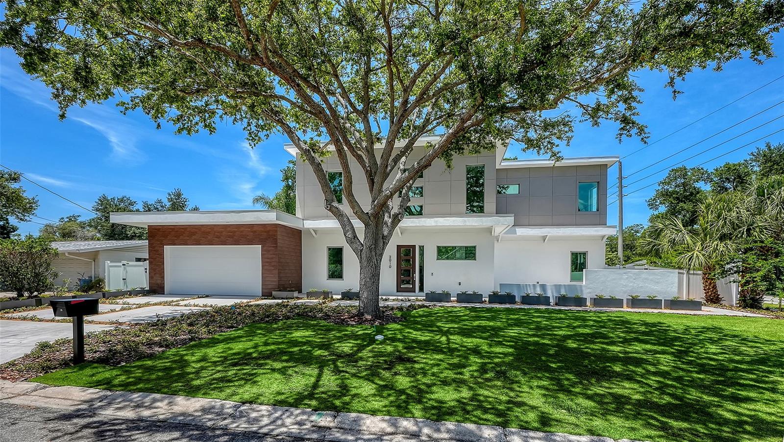 2010 HYDE PARK CIR, SARASOTA, FL, 34239