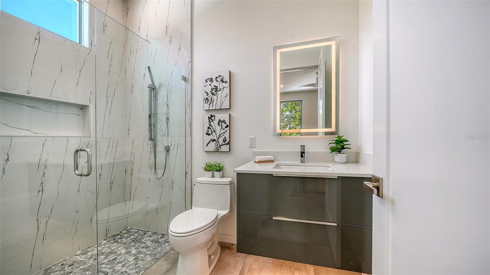 2010 HYDE PARK CIR, SARASOTA, FL, 34239