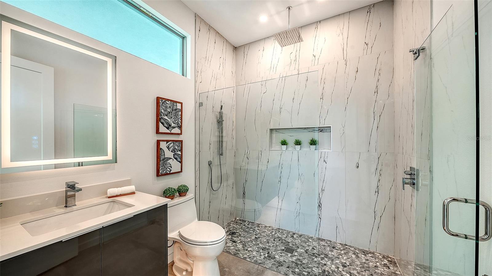 2010 HYDE PARK CIR, SARASOTA, FL, 34239