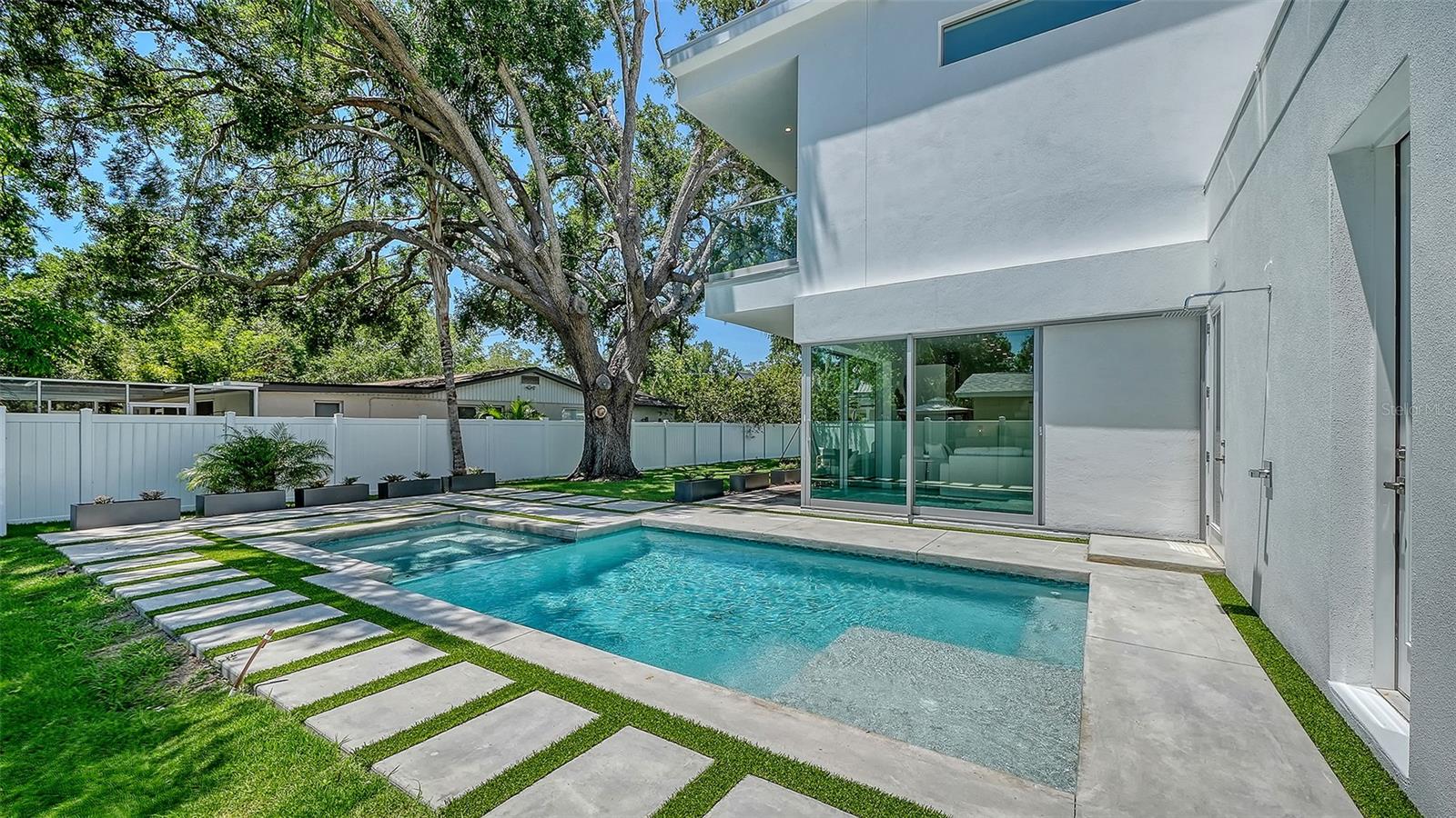 2010 HYDE PARK CIR, SARASOTA, FL, 34239