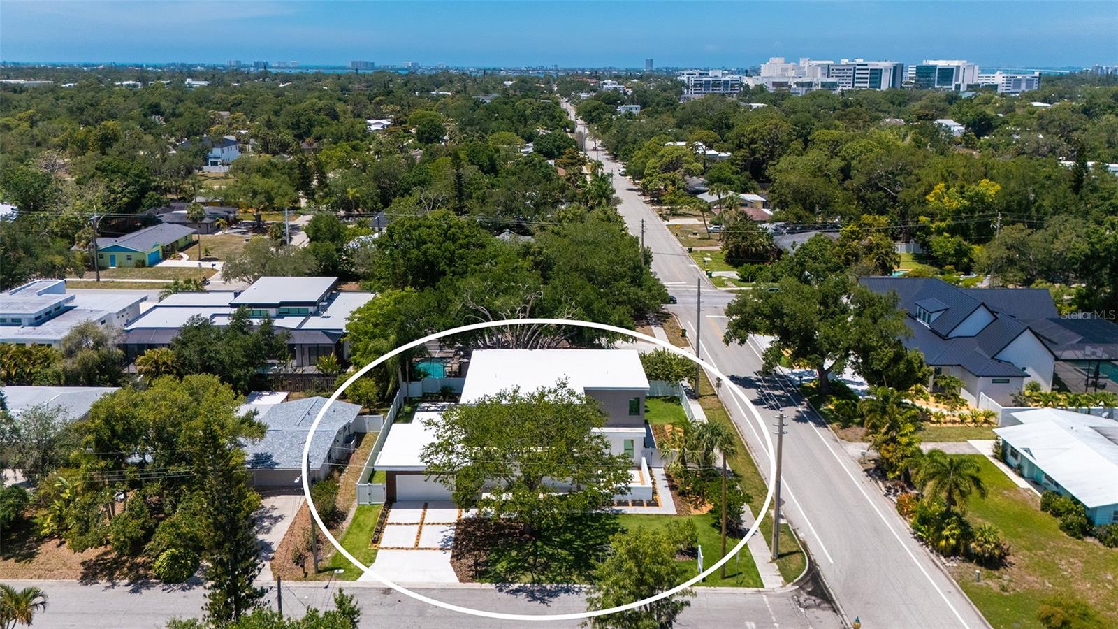 2010 HYDE PARK CIR, SARASOTA, FL, 34239
