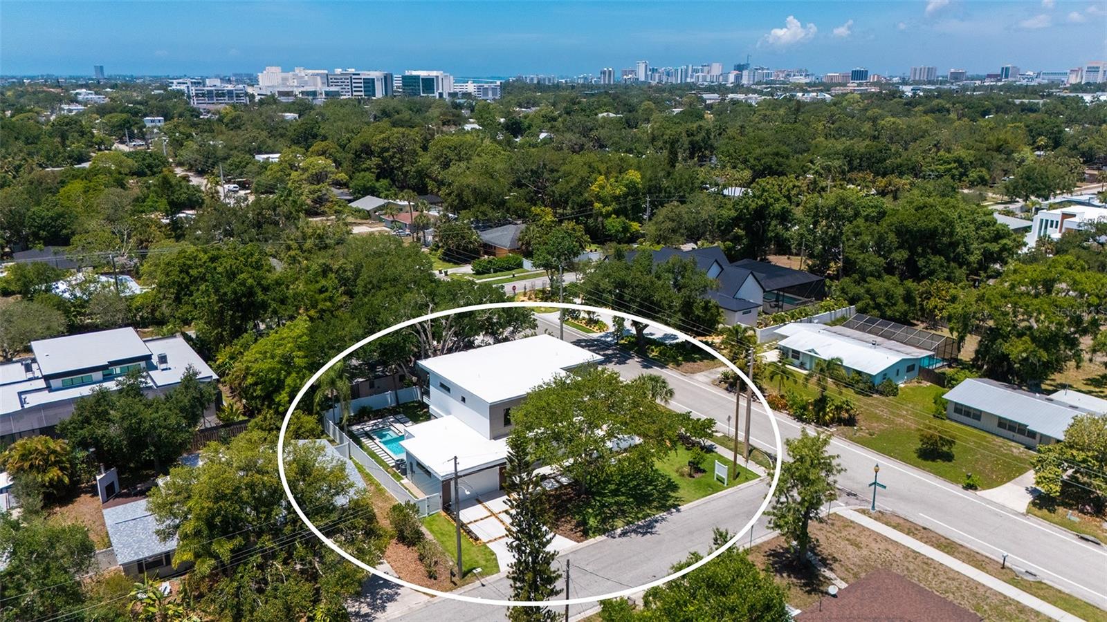 2010 HYDE PARK CIR, SARASOTA, FL, 34239