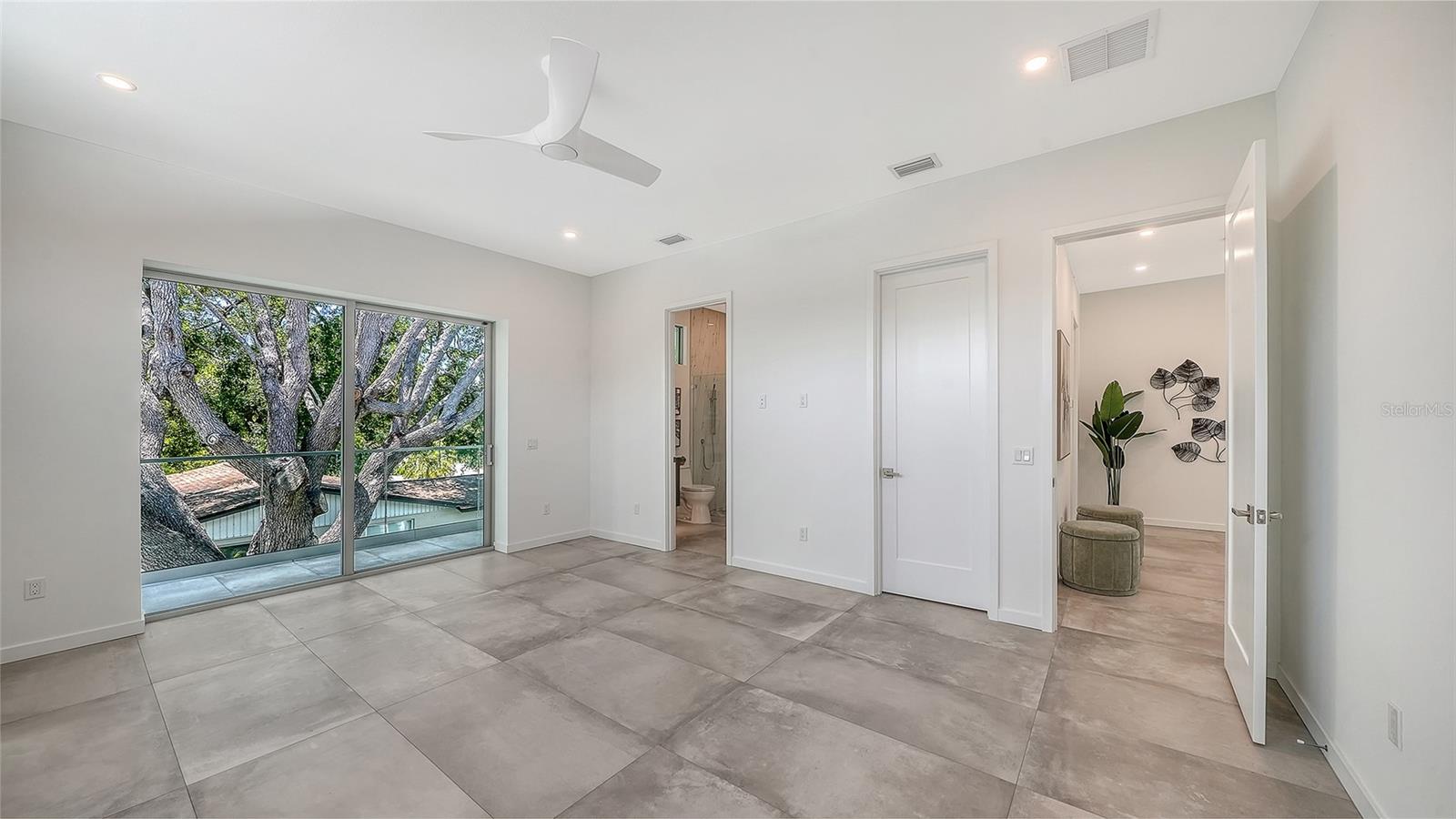 2010 HYDE PARK CIR, SARASOTA, FL, 34239