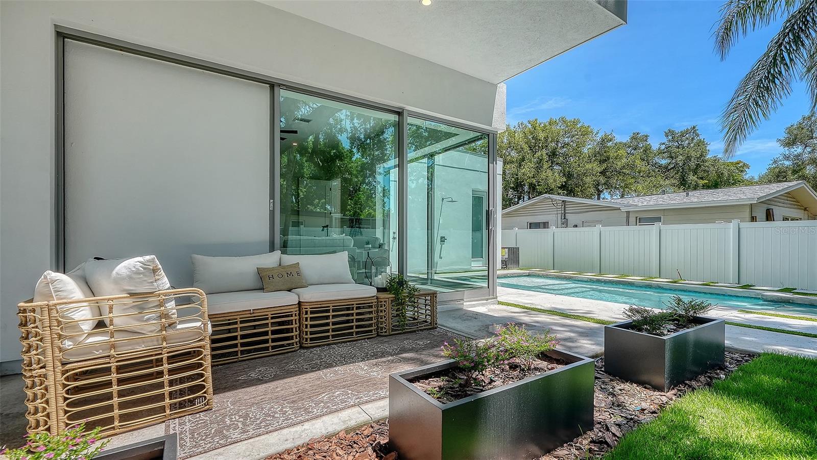 2010 HYDE PARK CIR, SARASOTA, FL, 34239