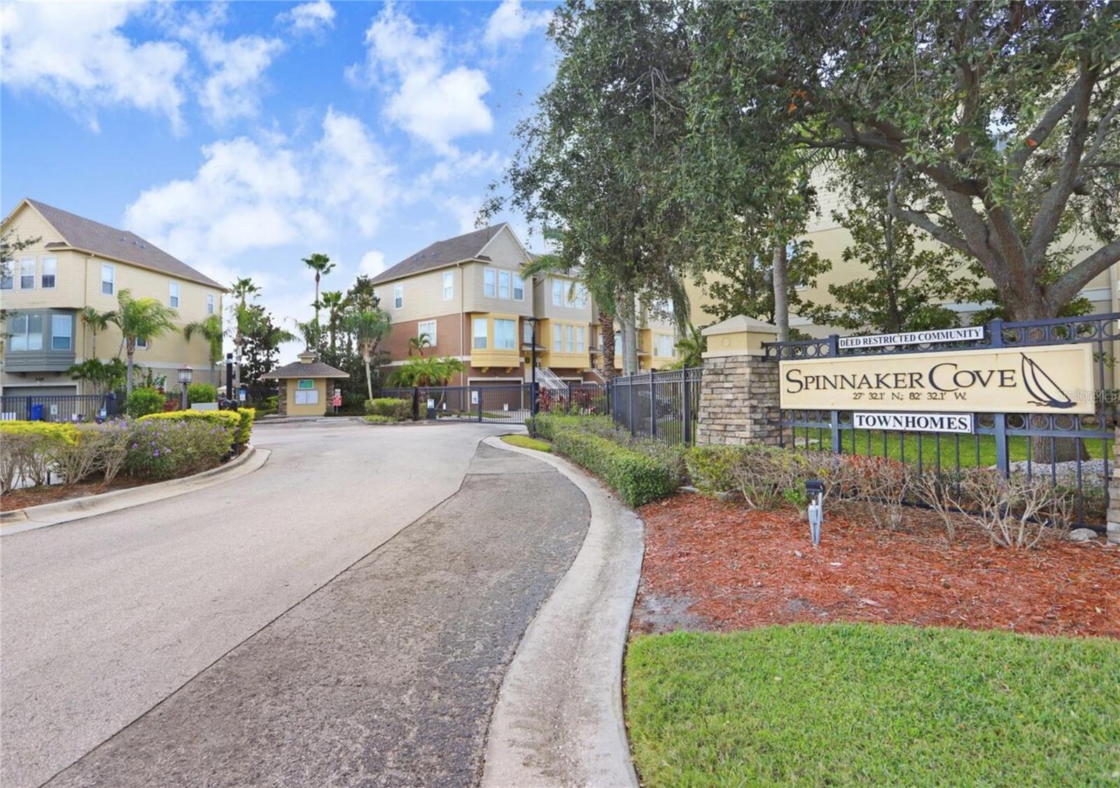 4326 SPINNAKER COVE LN, TAMPA, FL, 33615