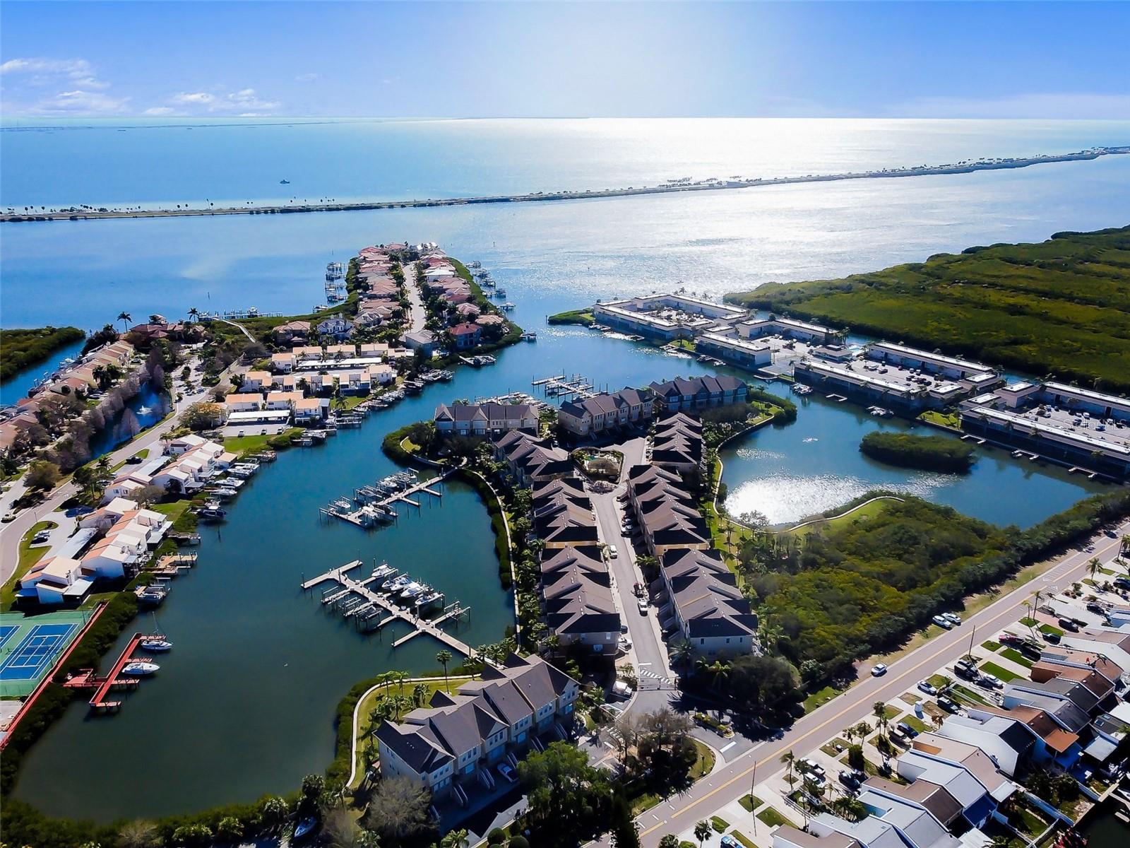 4326 SPINNAKER COVE LN, TAMPA, FL, 33615