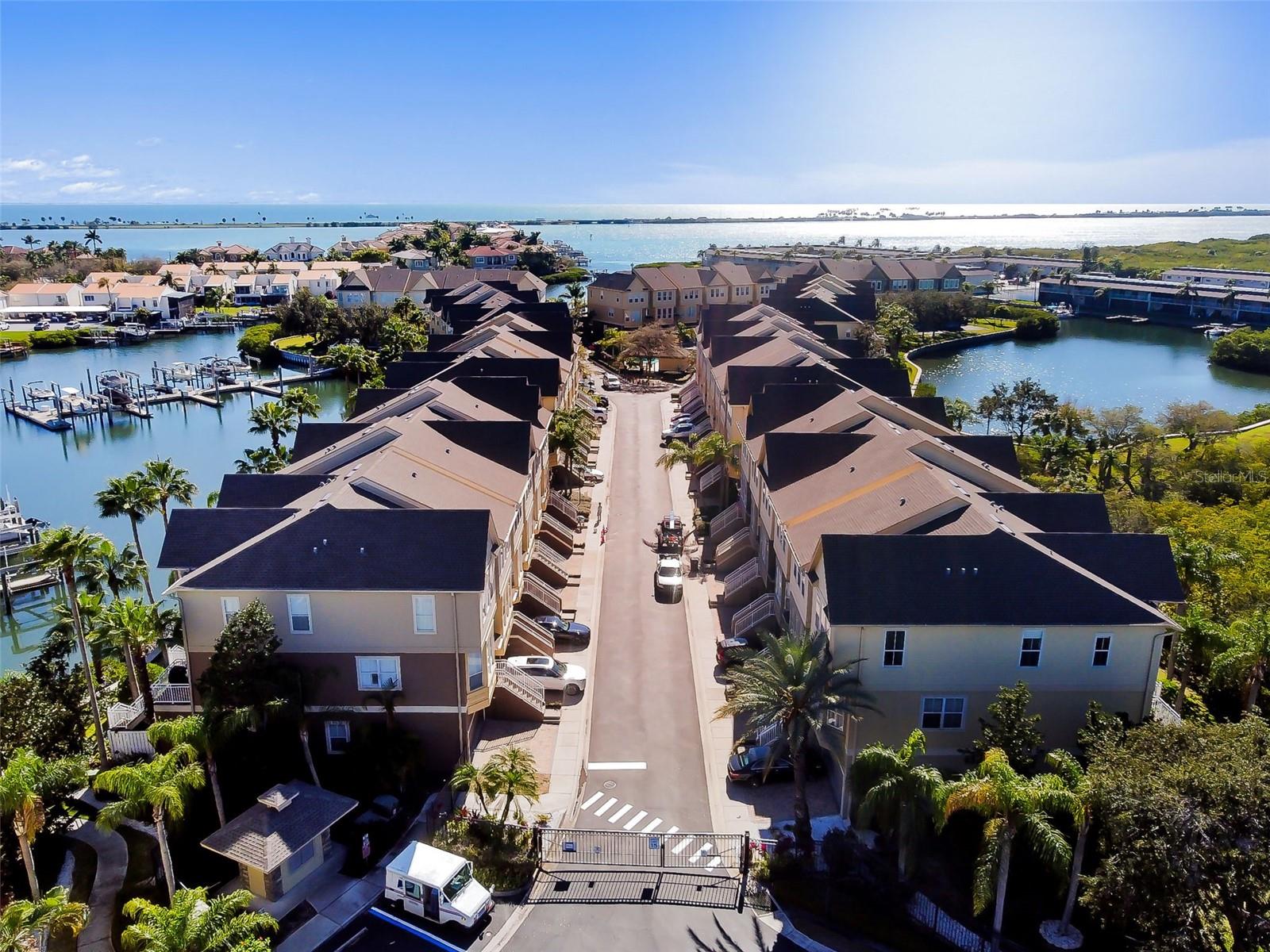 4326 SPINNAKER COVE LN, TAMPA, FL, 33615