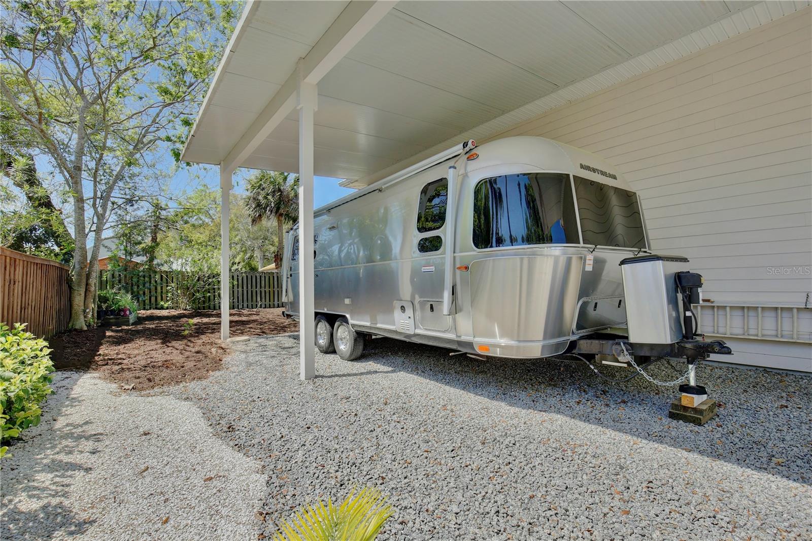 210 N RIVERSIDE DR, EDGEWATER, FL, 32132