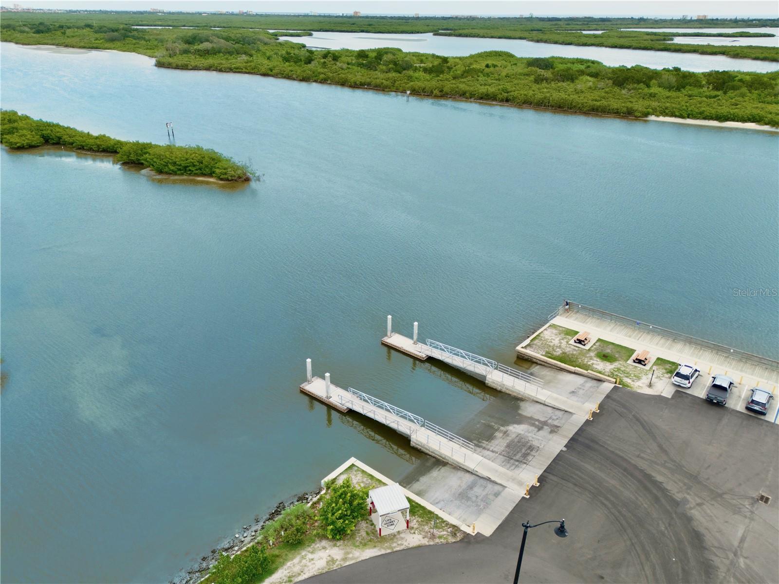 210 N RIVERSIDE DR, EDGEWATER, FL, 32132