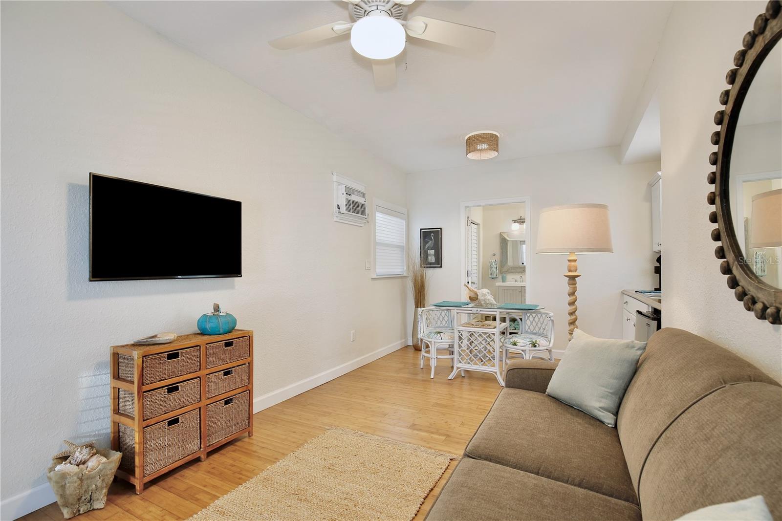 210 N RIVERSIDE DR, EDGEWATER, FL, 32132