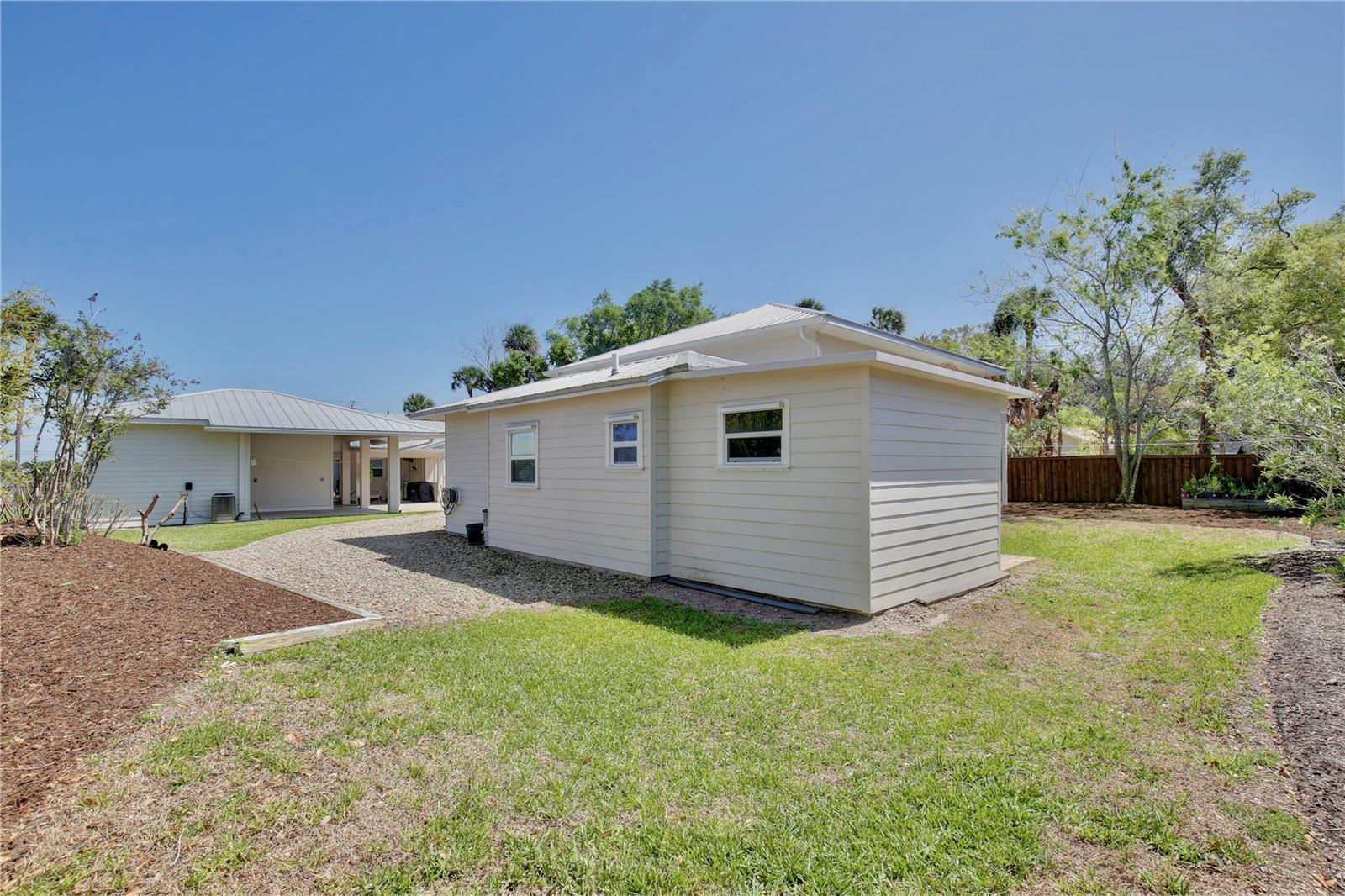 210 N RIVERSIDE DR, EDGEWATER, FL, 32132