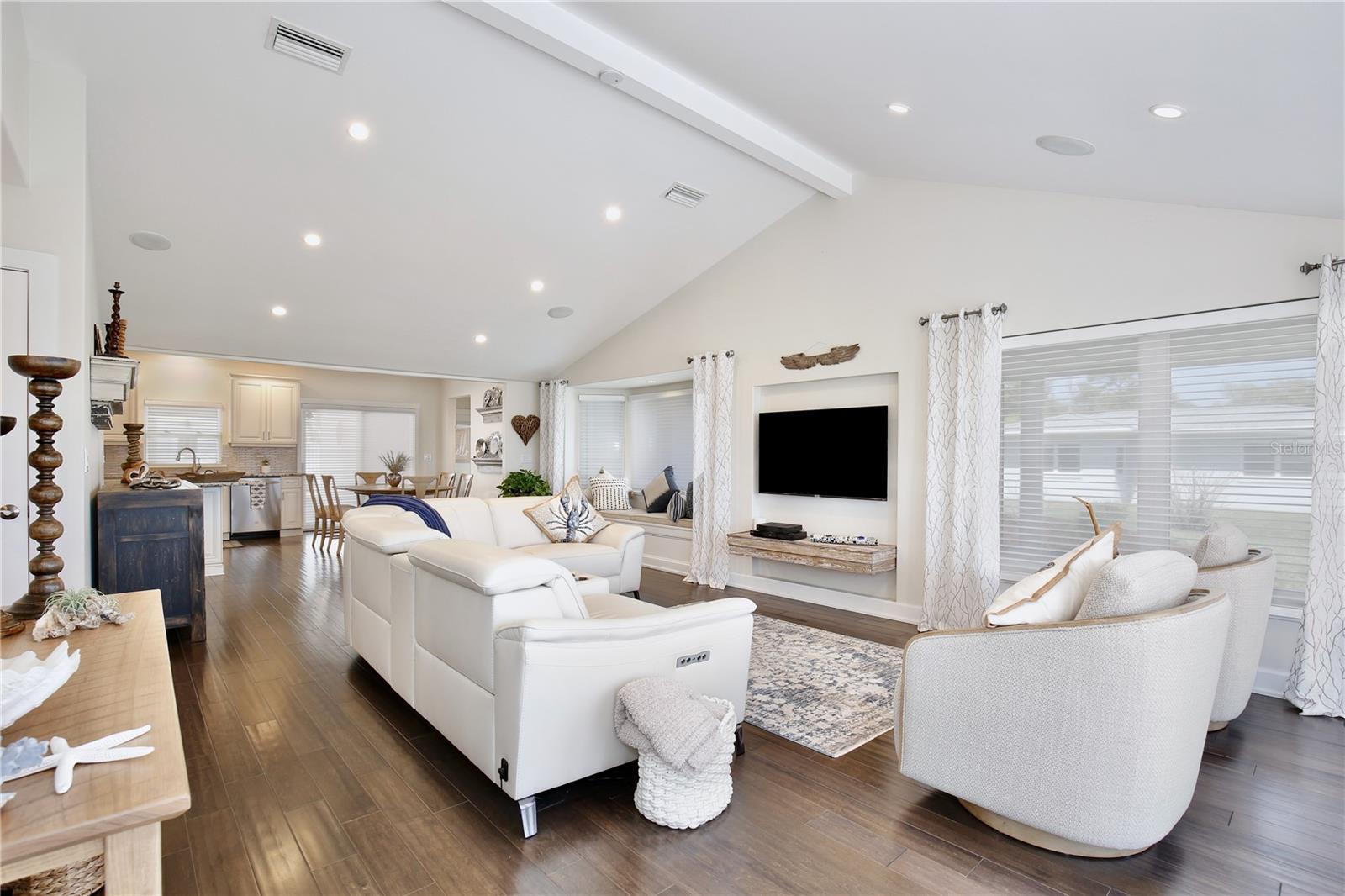 210 N RIVERSIDE DR, EDGEWATER, FL, 32132