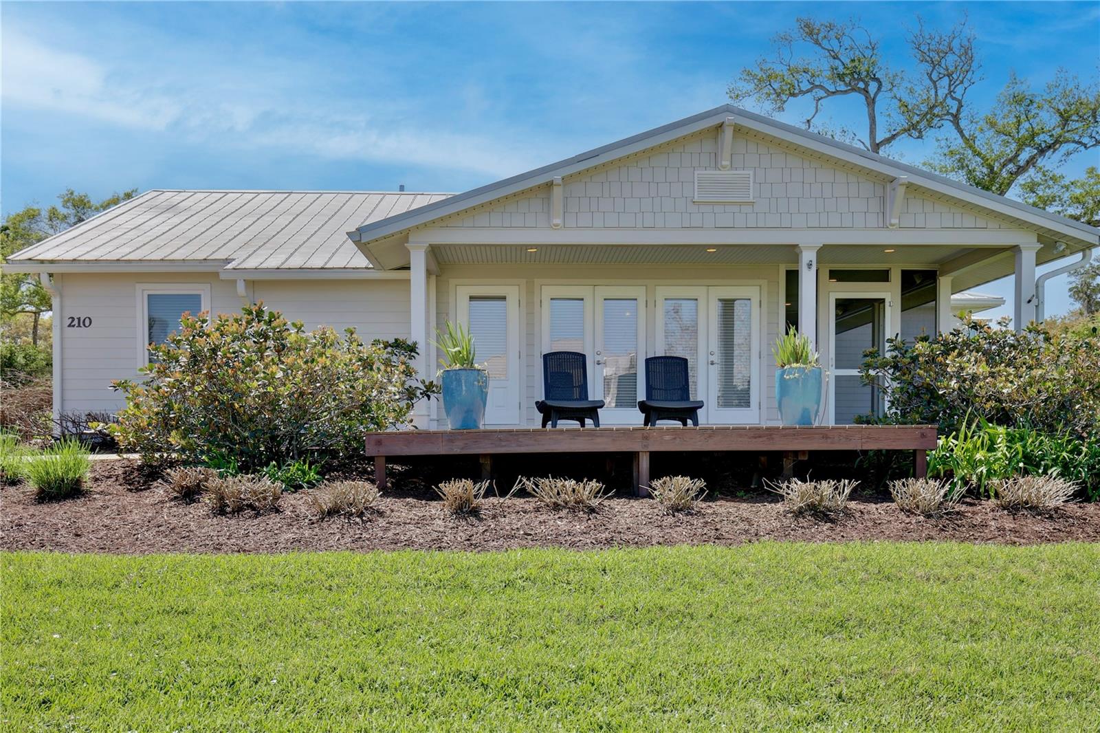 210 N RIVERSIDE DR, EDGEWATER, FL, 32132