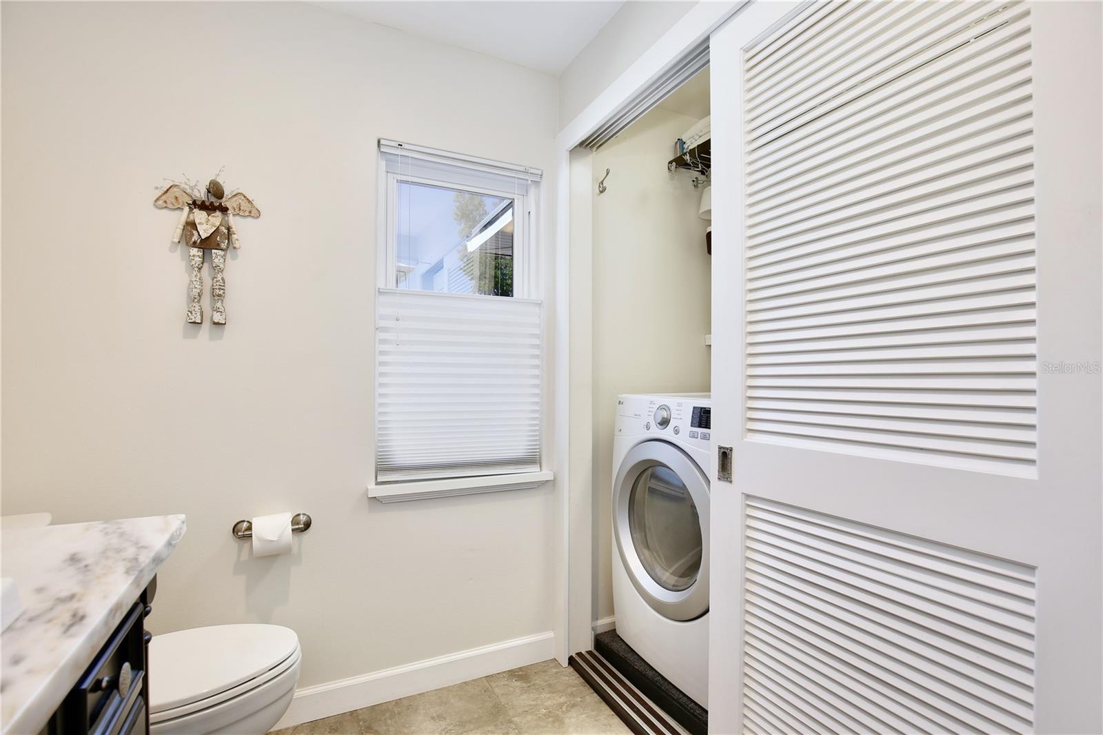 210 N RIVERSIDE DR, EDGEWATER, FL, 32132