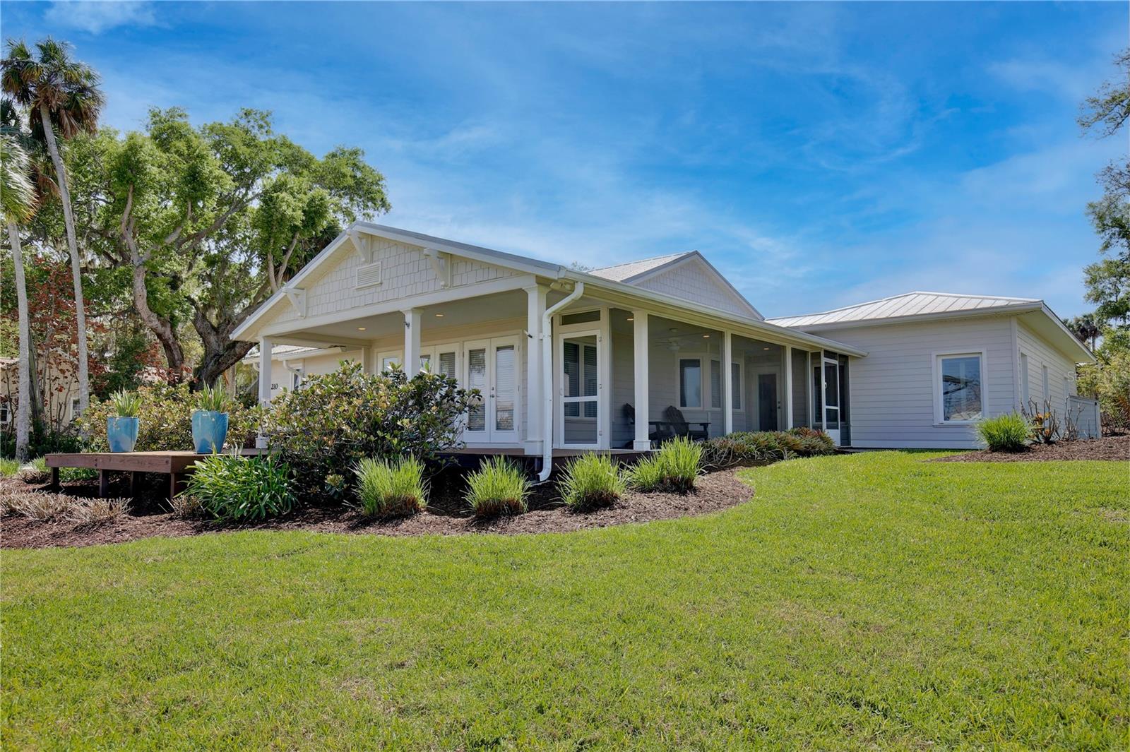 210 N RIVERSIDE DR, EDGEWATER, FL, 32132