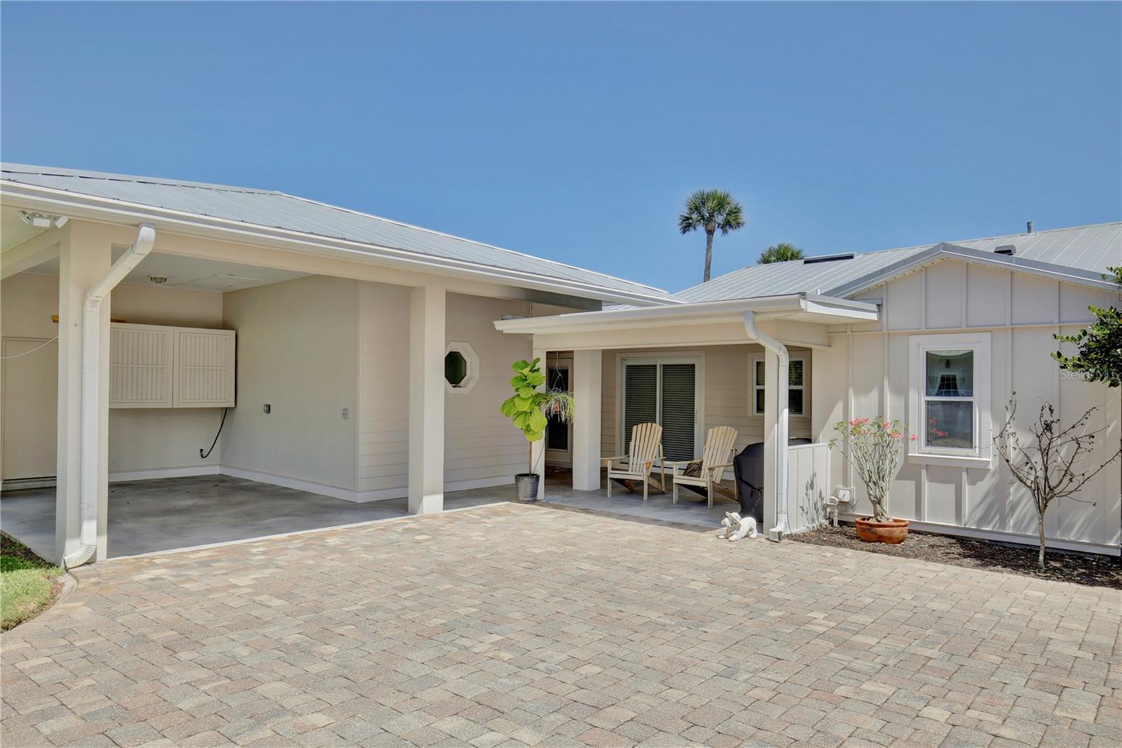 210 N RIVERSIDE DR, EDGEWATER, FL, 32132