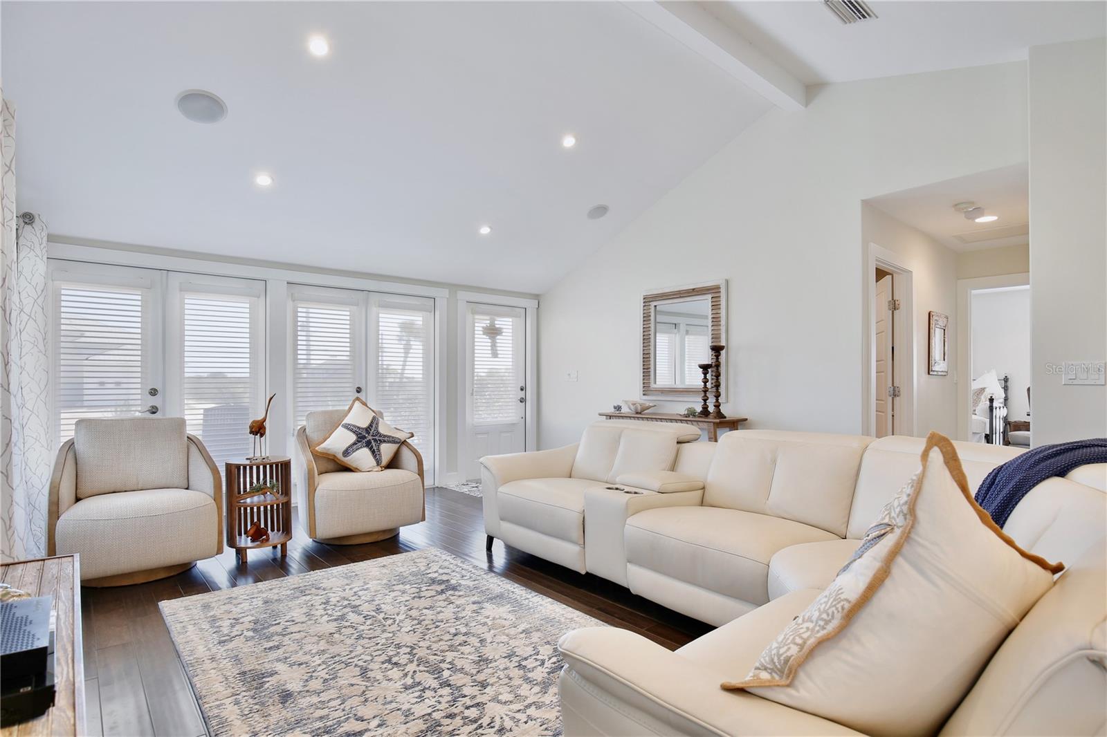 210 N RIVERSIDE DR, EDGEWATER, FL, 32132
