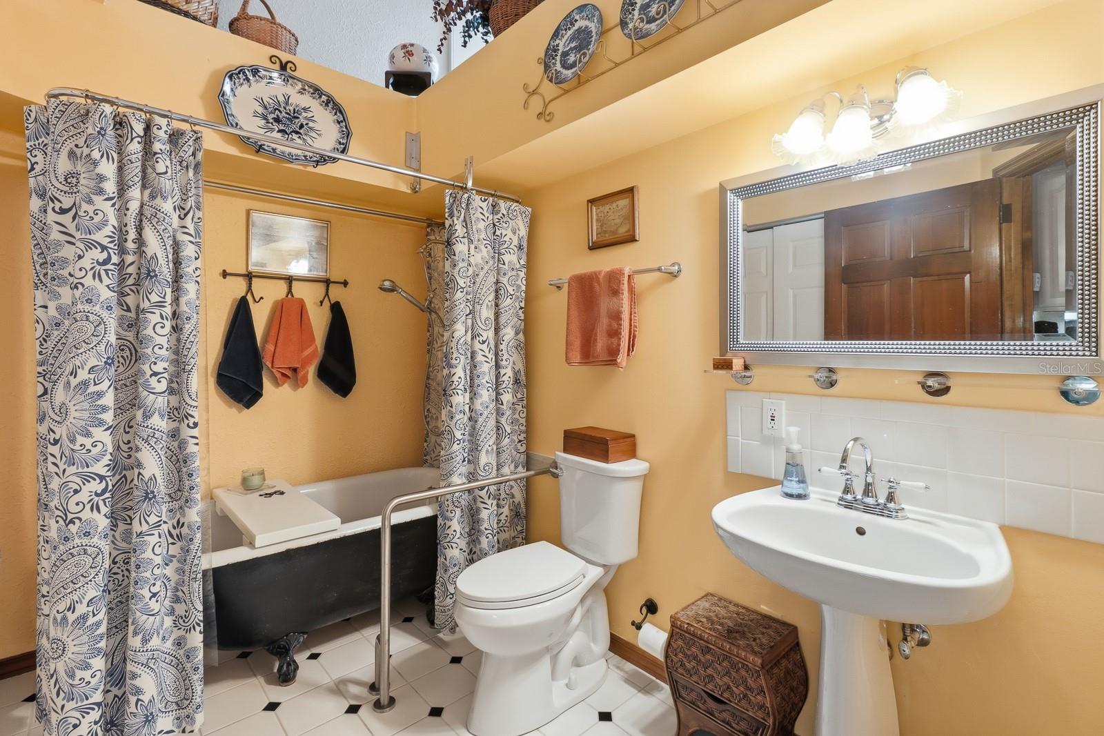 6491 SPRUCE CREEK RD, PORT ORANGE, FL, 32127