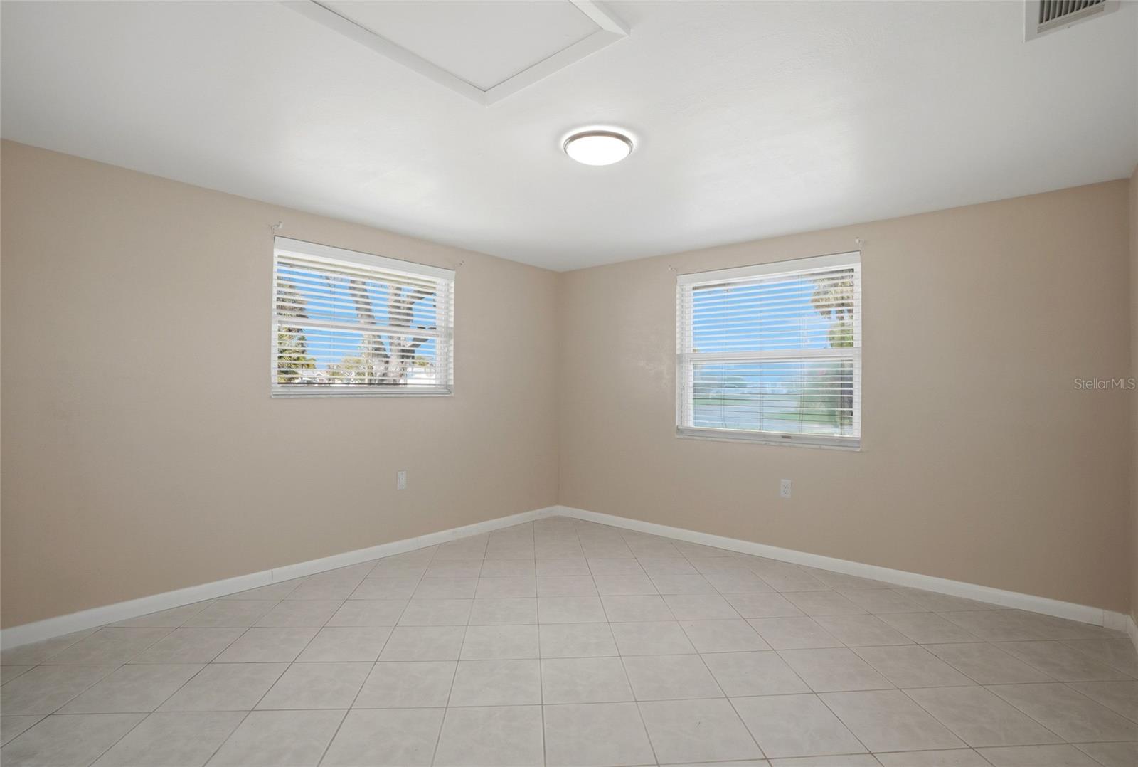 5015 PELICAN DR, NEW PORT RICHEY, FL, 34652
