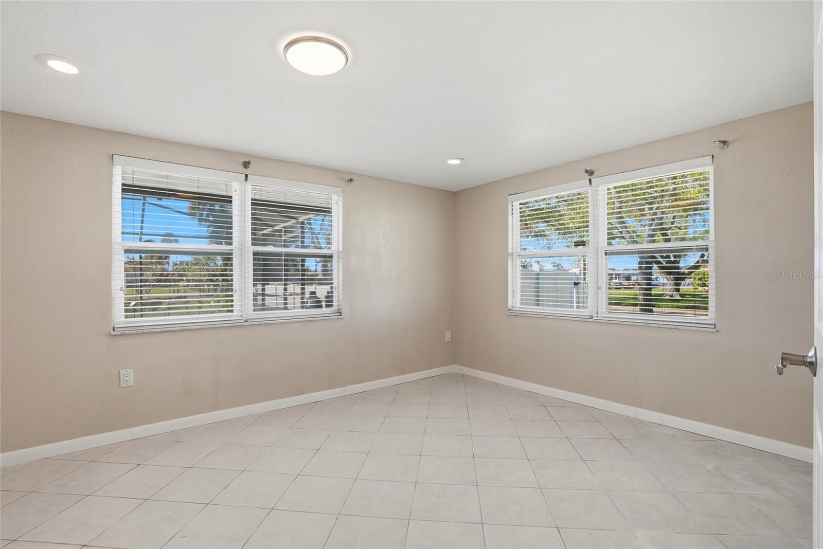 5015 PELICAN DR, NEW PORT RICHEY, FL, 34652