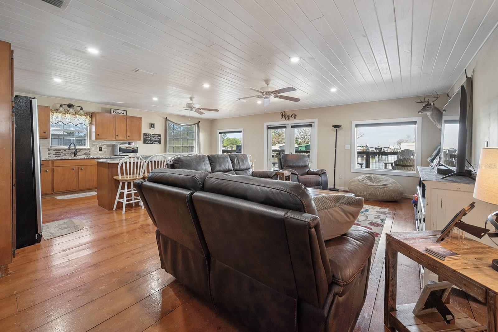 364 NE 256TH AVE, SUWANNEE, FL, 32692