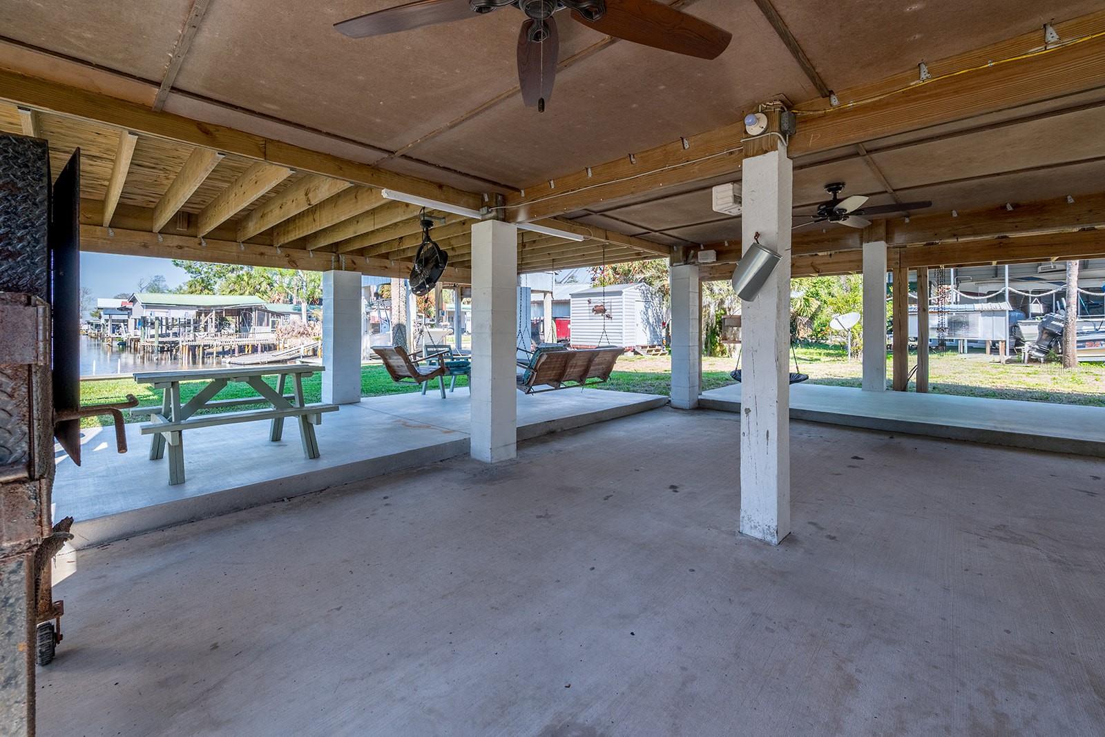 364 NE 256TH AVE, SUWANNEE, FL, 32692